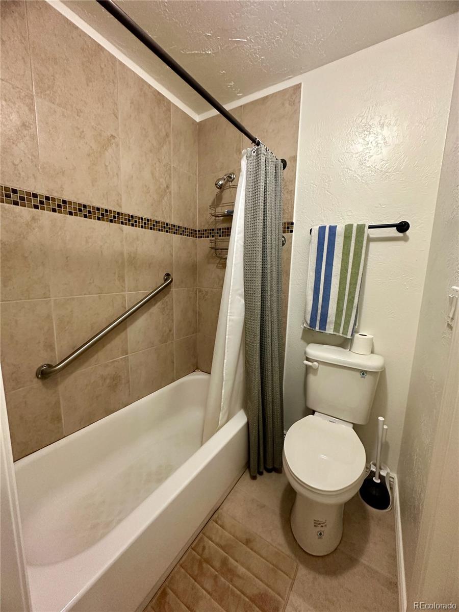 MLS Image #10 for 3550 s harlan street,denver, Colorado