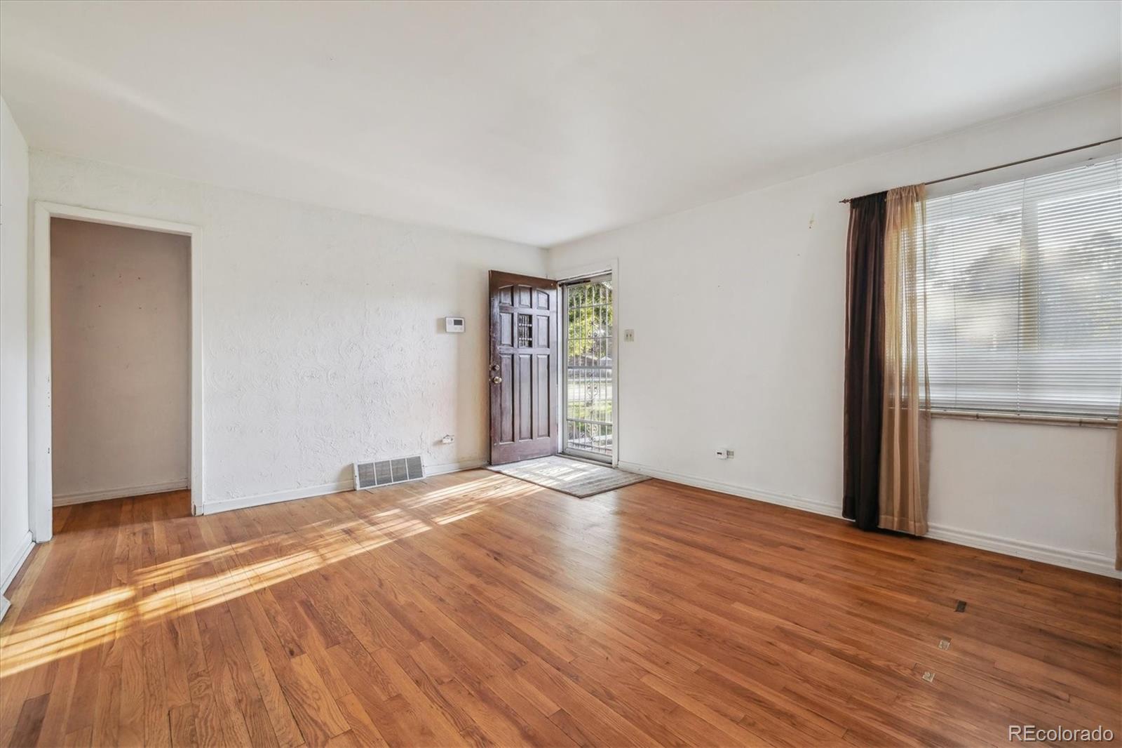 MLS Image #12 for 2105 s irving street,denver, Colorado