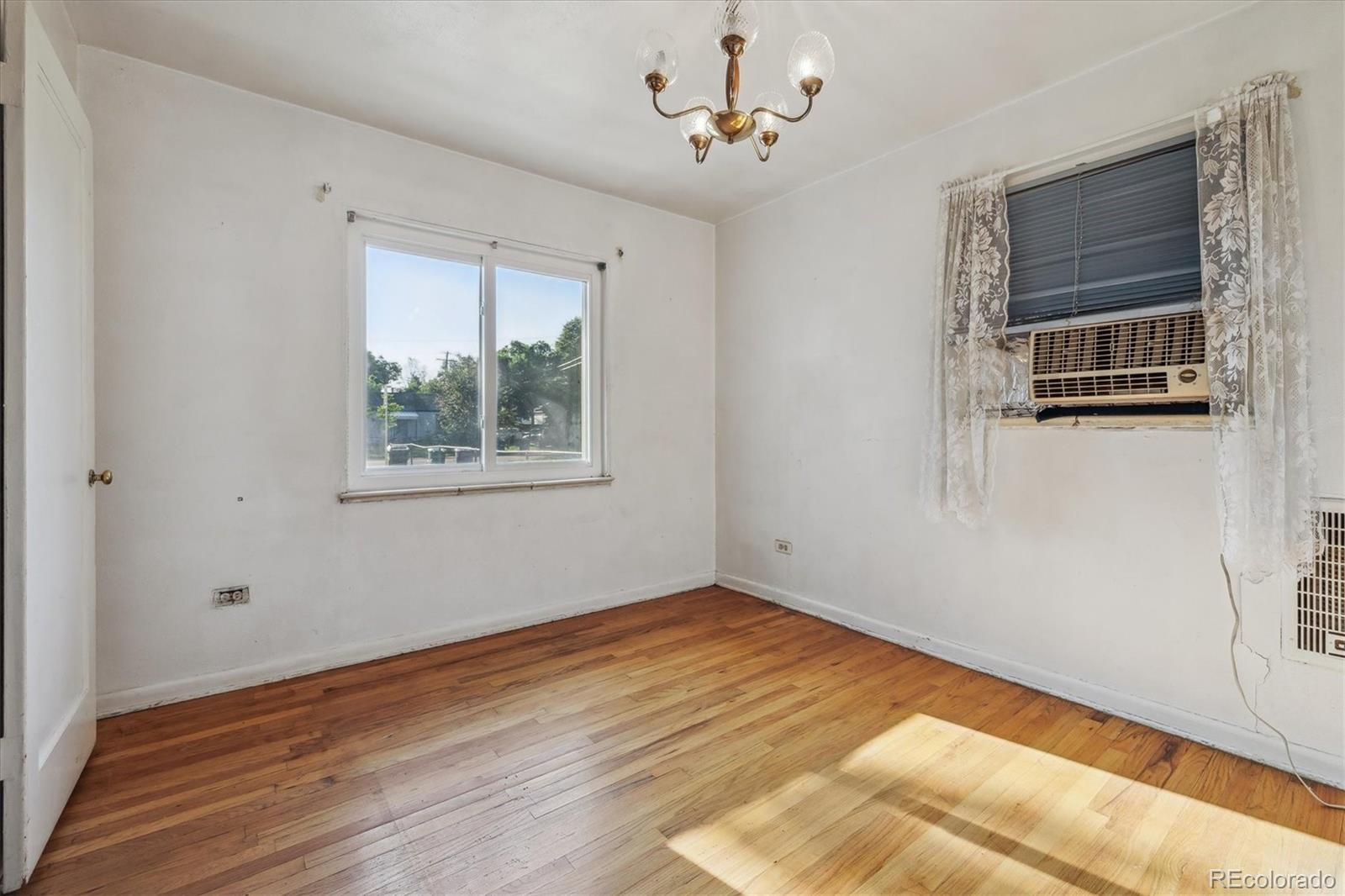 MLS Image #14 for 2105 s irving street,denver, Colorado
