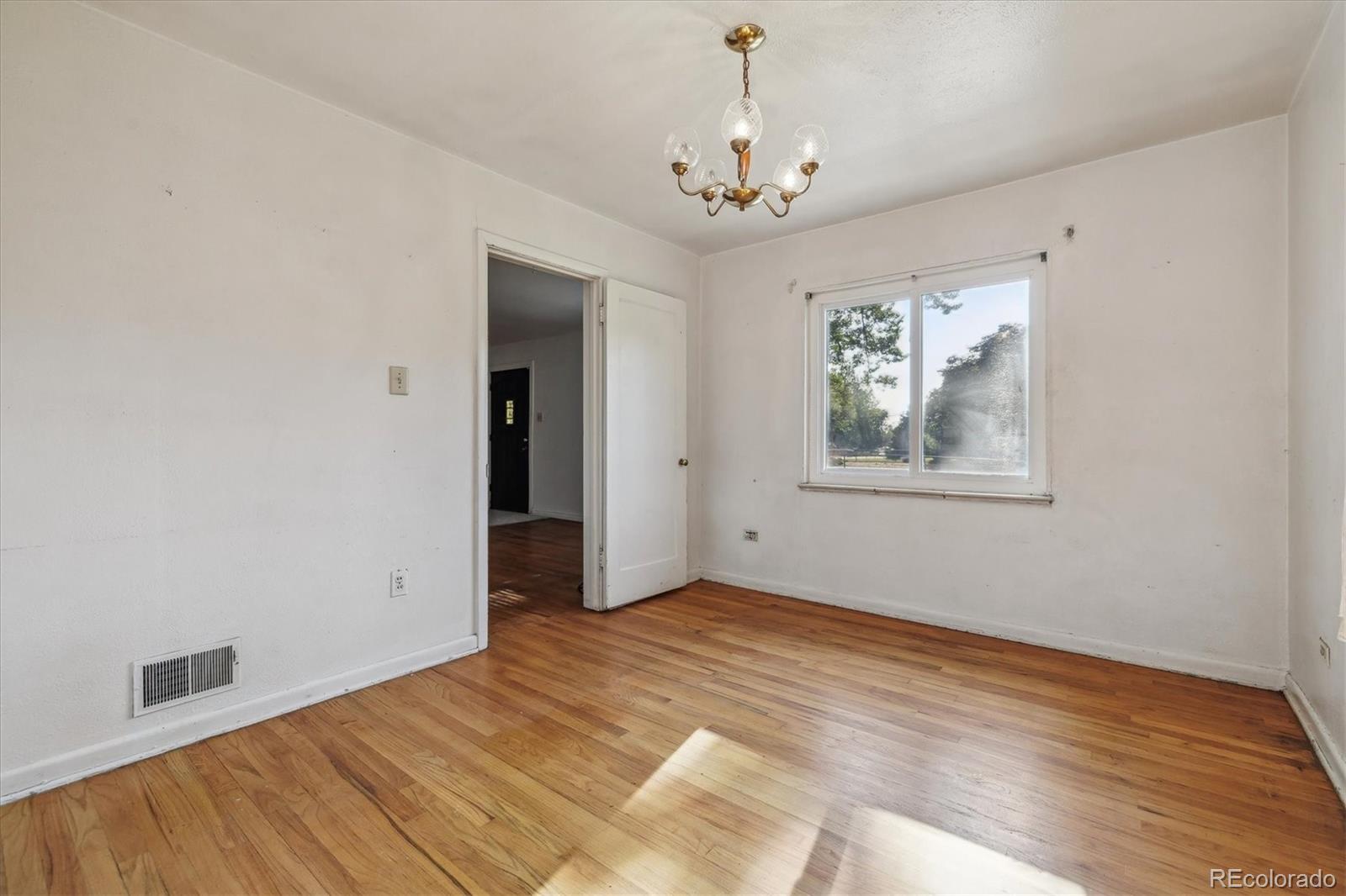 MLS Image #15 for 2105 s irving street,denver, Colorado
