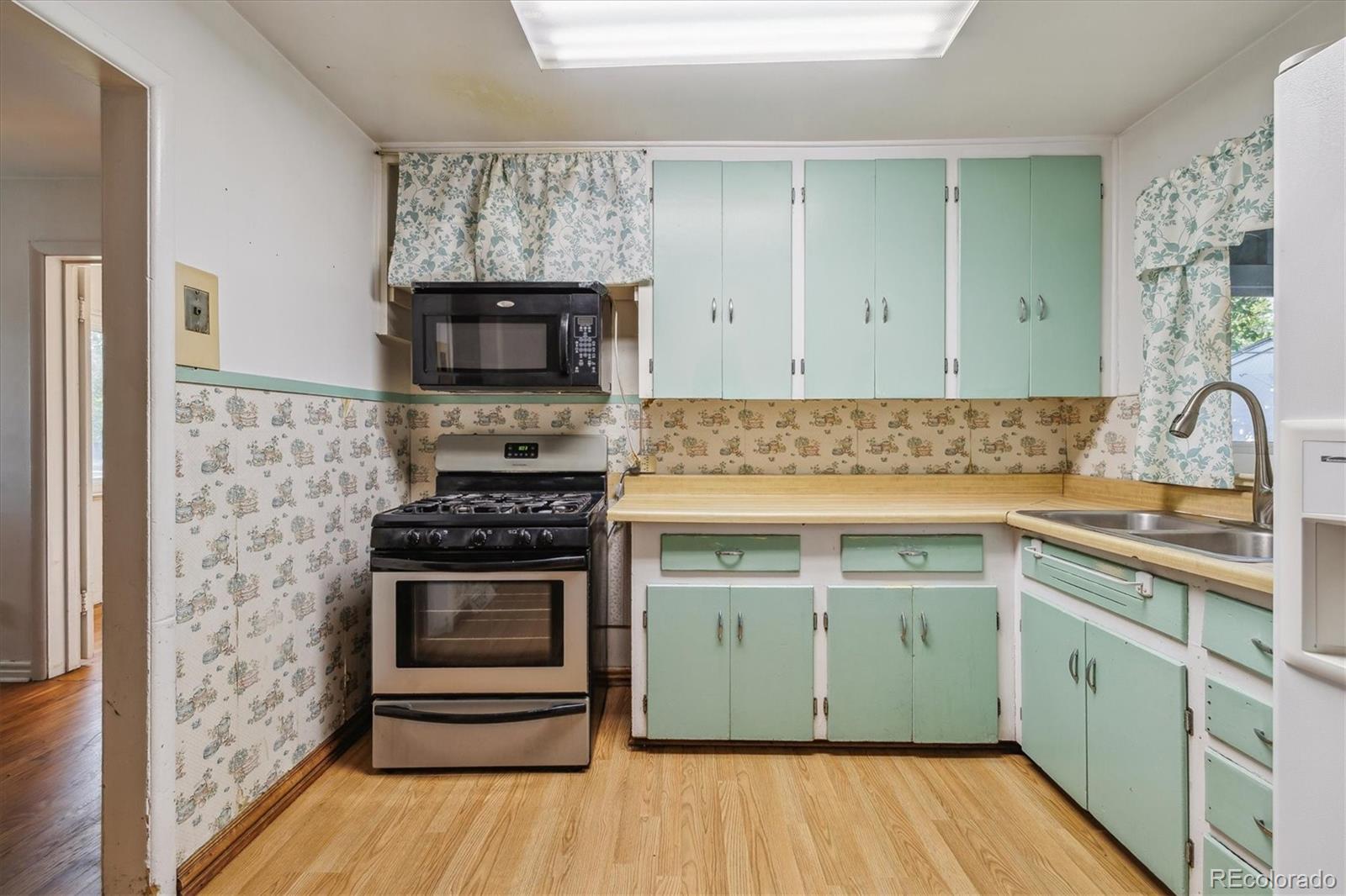 MLS Image #18 for 2105 s irving street,denver, Colorado