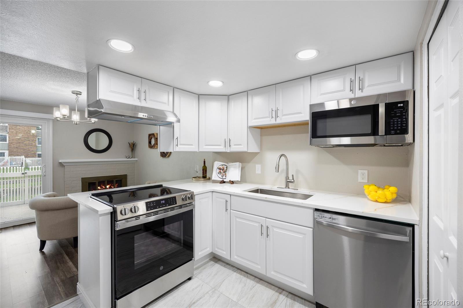 MLS Image #11 for 2856 s kenton court,aurora, Colorado