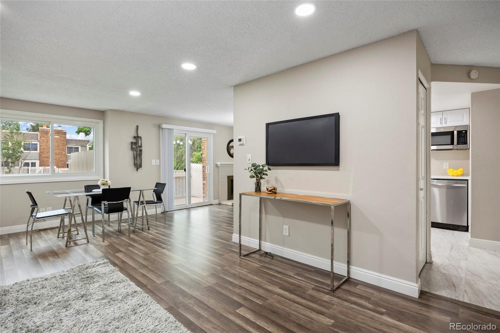 MLS Image #3 for 2856 s kenton court,aurora, Colorado