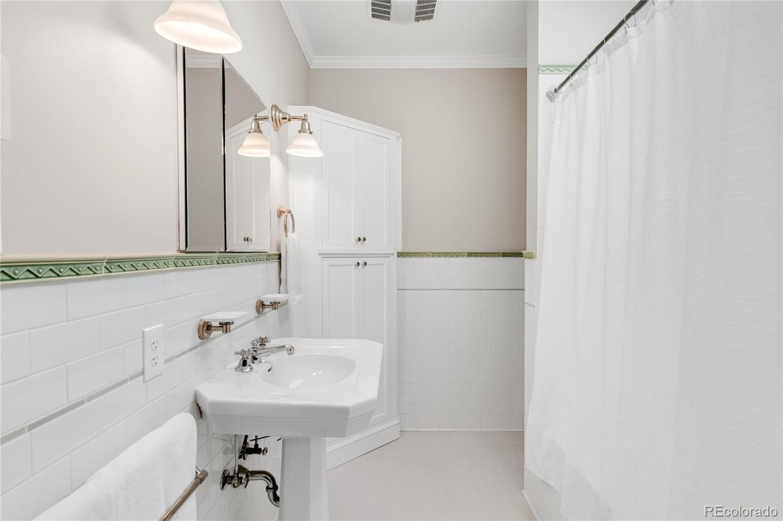 MLS Image #23 for 650  saint paul street,denver, Colorado