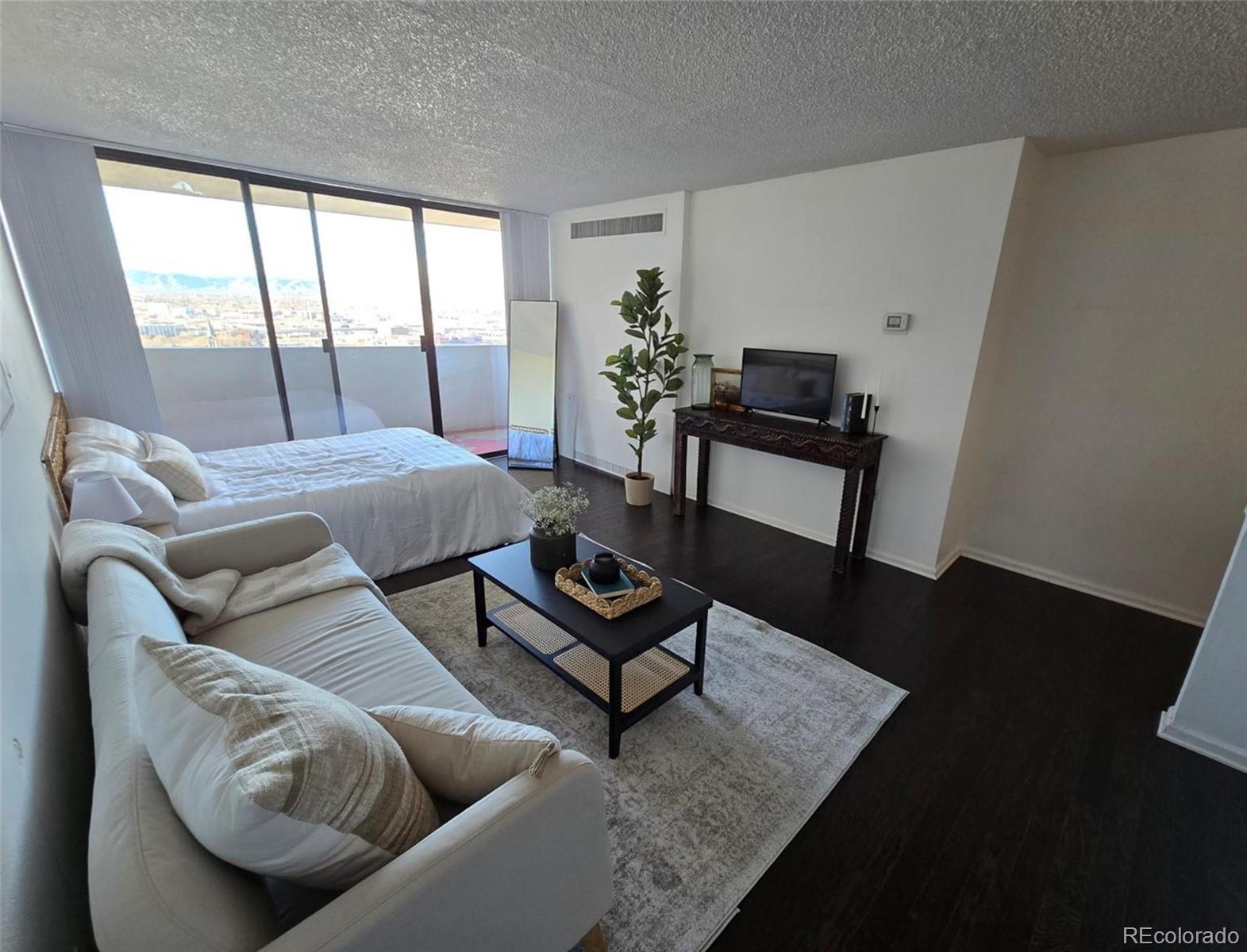 MLS Image #2 for 1020  15th street,denver, Colorado