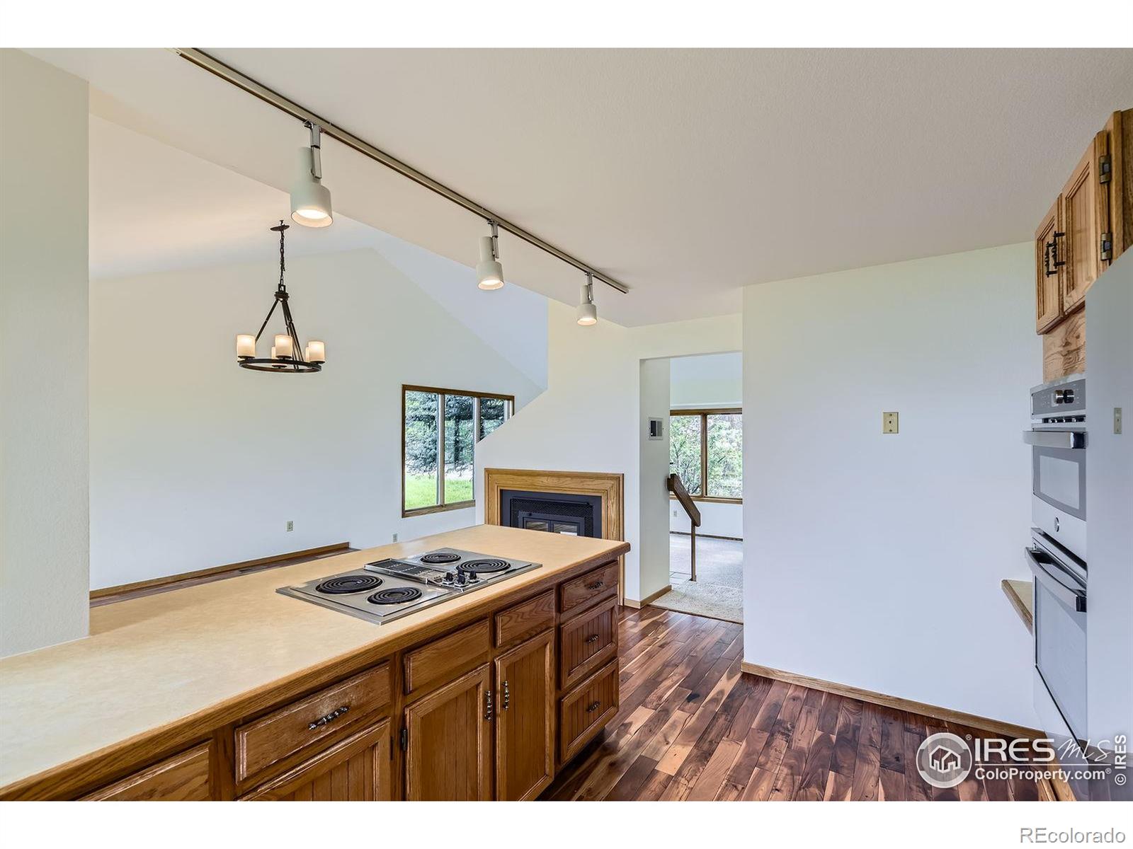 MLS Image #10 for 916 w alder street,louisville, Colorado