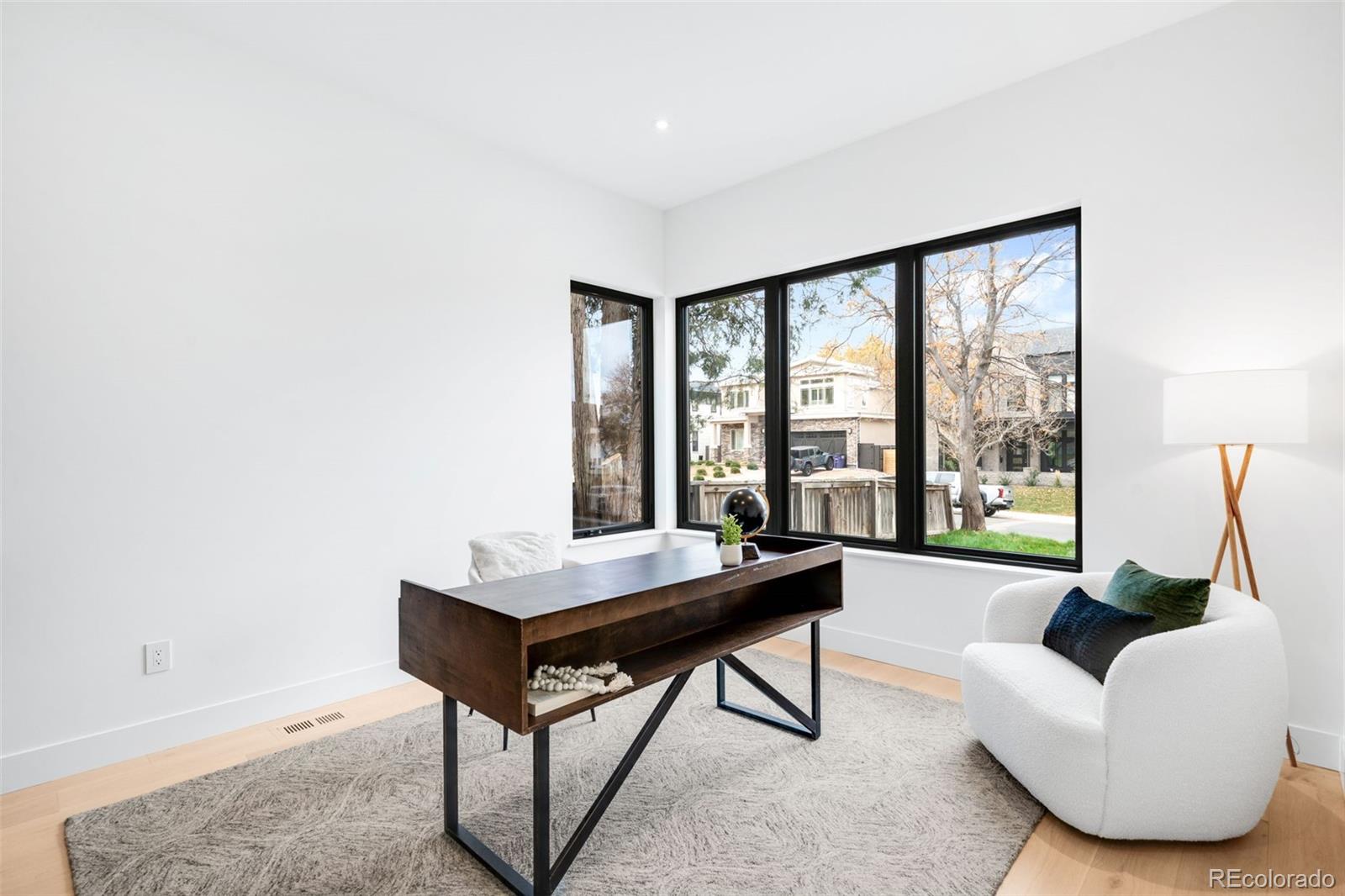 MLS Image #11 for 3410 s bellaire street,denver, Colorado