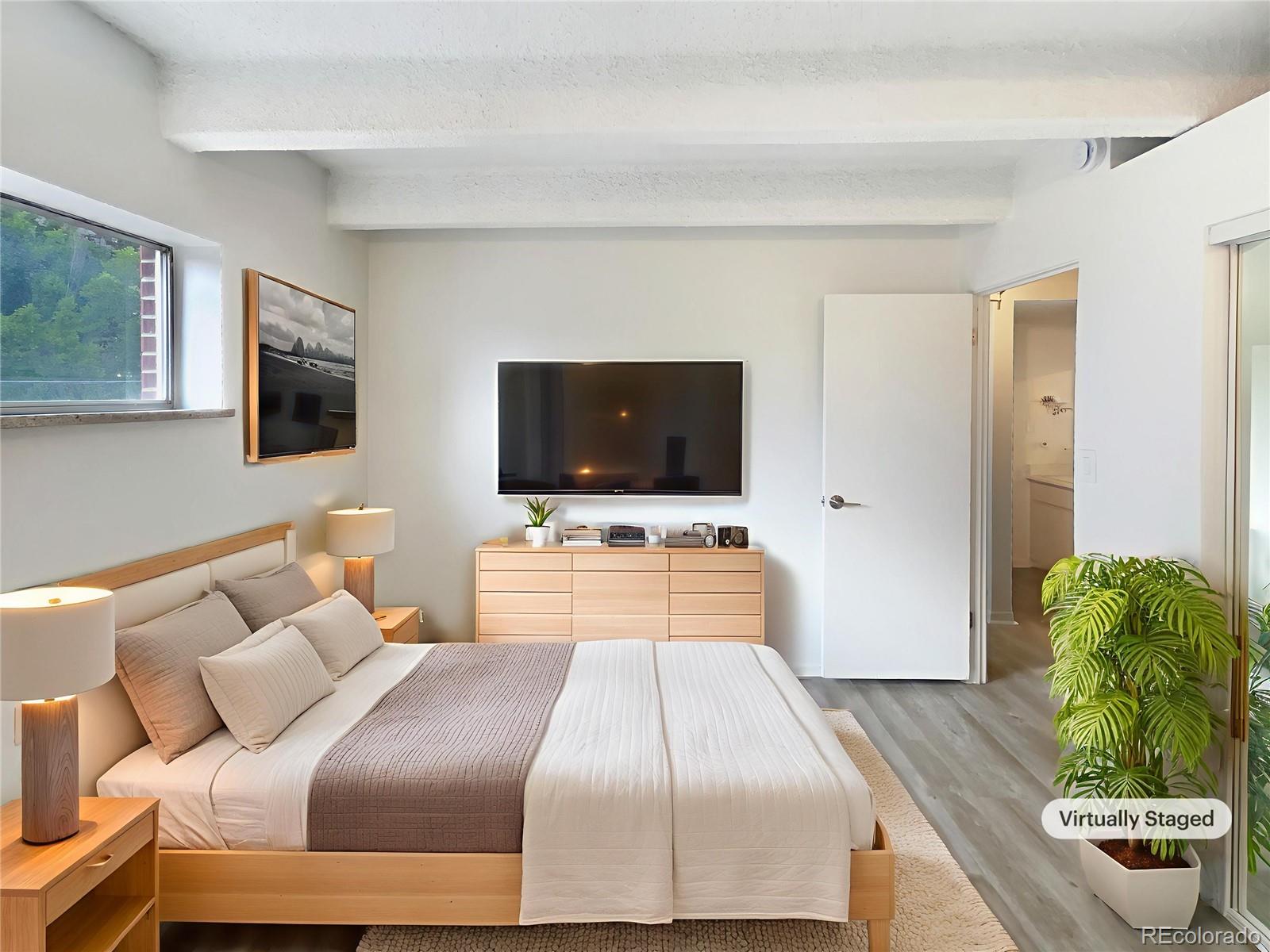 MLS Image #3 for 2401 s gaylord street 206,denver, Colorado