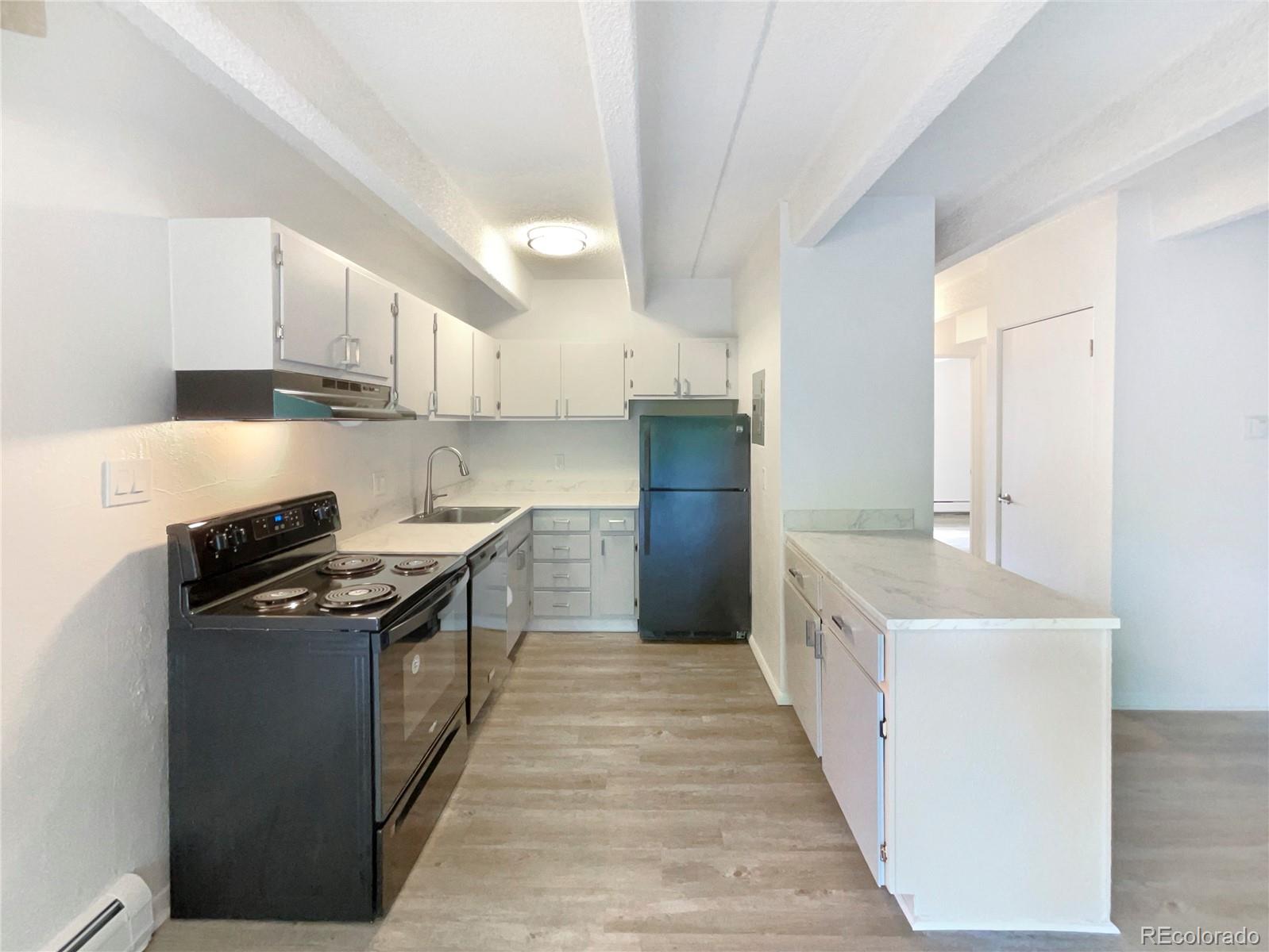 MLS Image #5 for 2401 s gaylord street 206,denver, Colorado