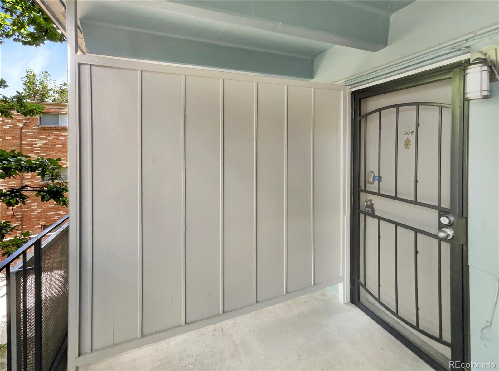 MLS Image #8 for 2401 s gaylord street 206,denver, Colorado