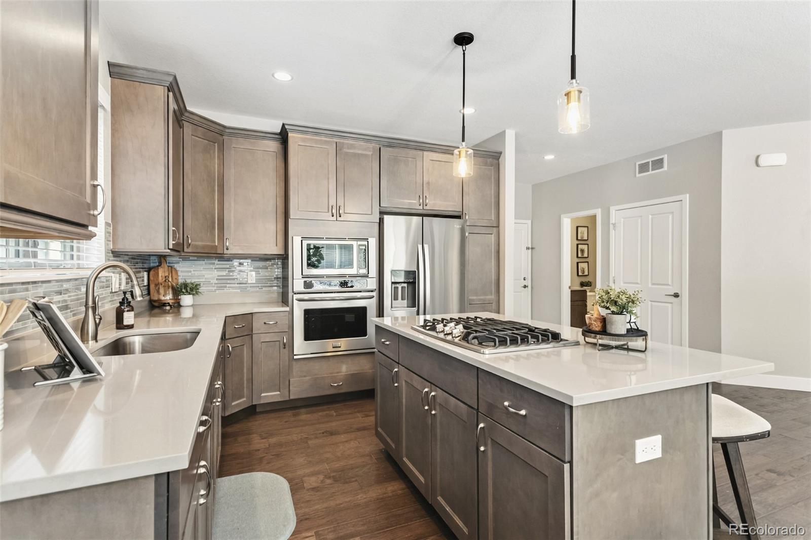 MLS Image #11 for 6835  surrey trail,littleton, Colorado