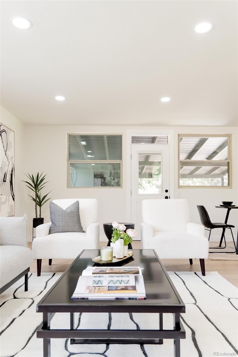 MLS Image #3 for 1390 s jasmine way,denver, Colorado