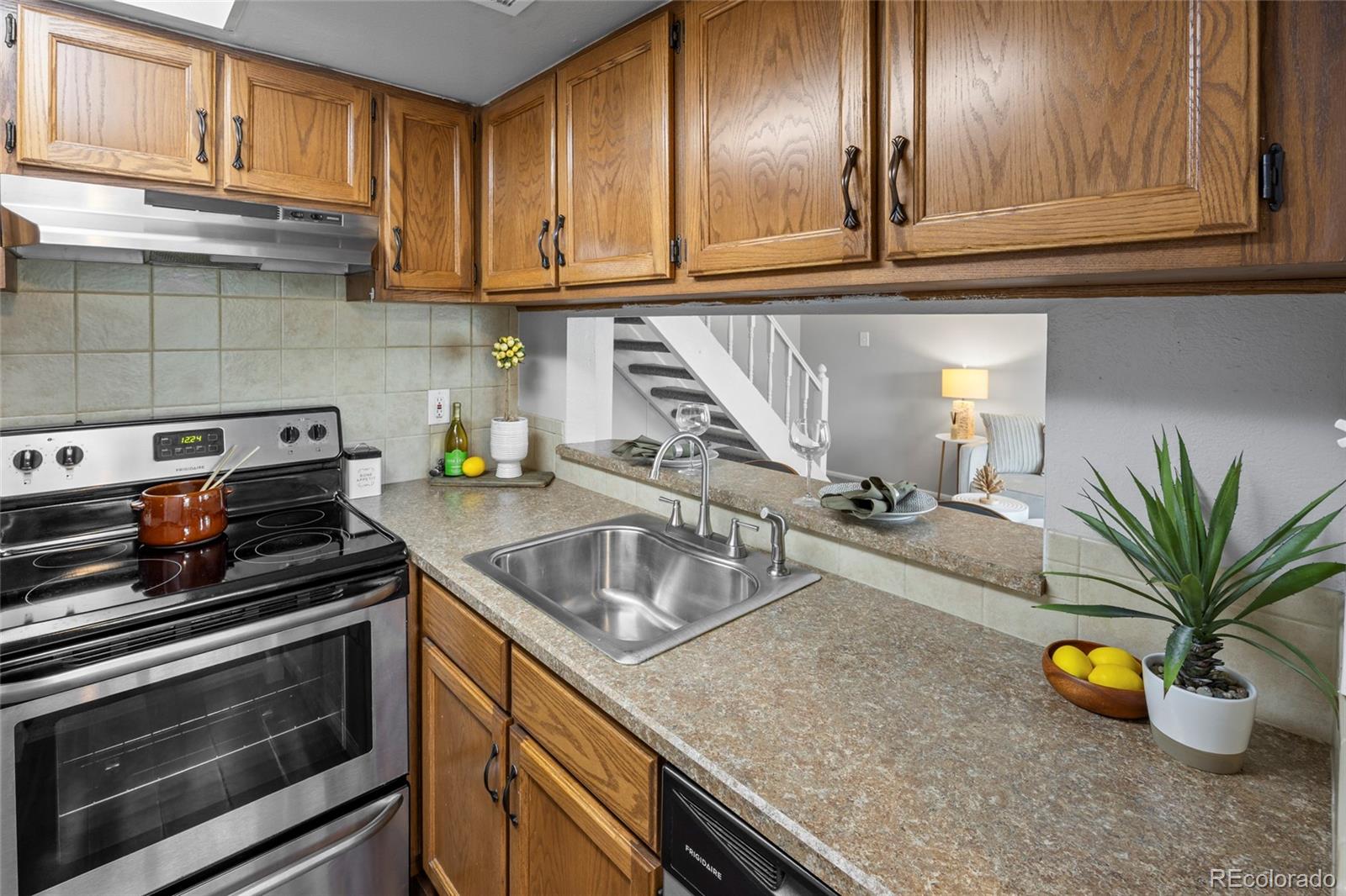 MLS Image #10 for 1250 s monaco parkway 50,denver, Colorado