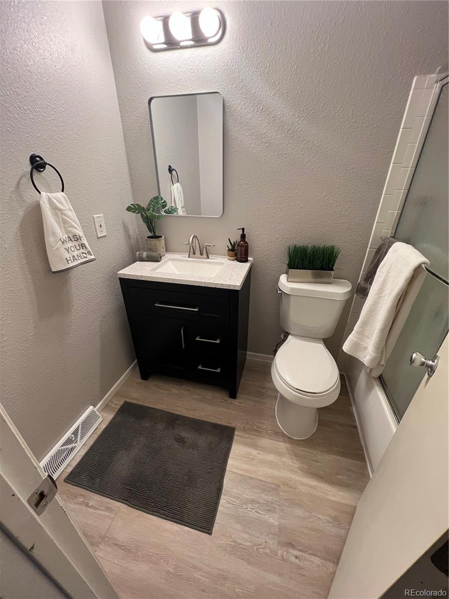 MLS Image #20 for 1250 s monaco parkway 50,denver, Colorado