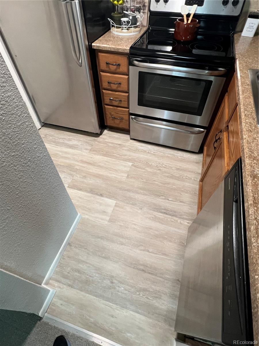 MLS Image #7 for 1250 s monaco parkway 50,denver, Colorado