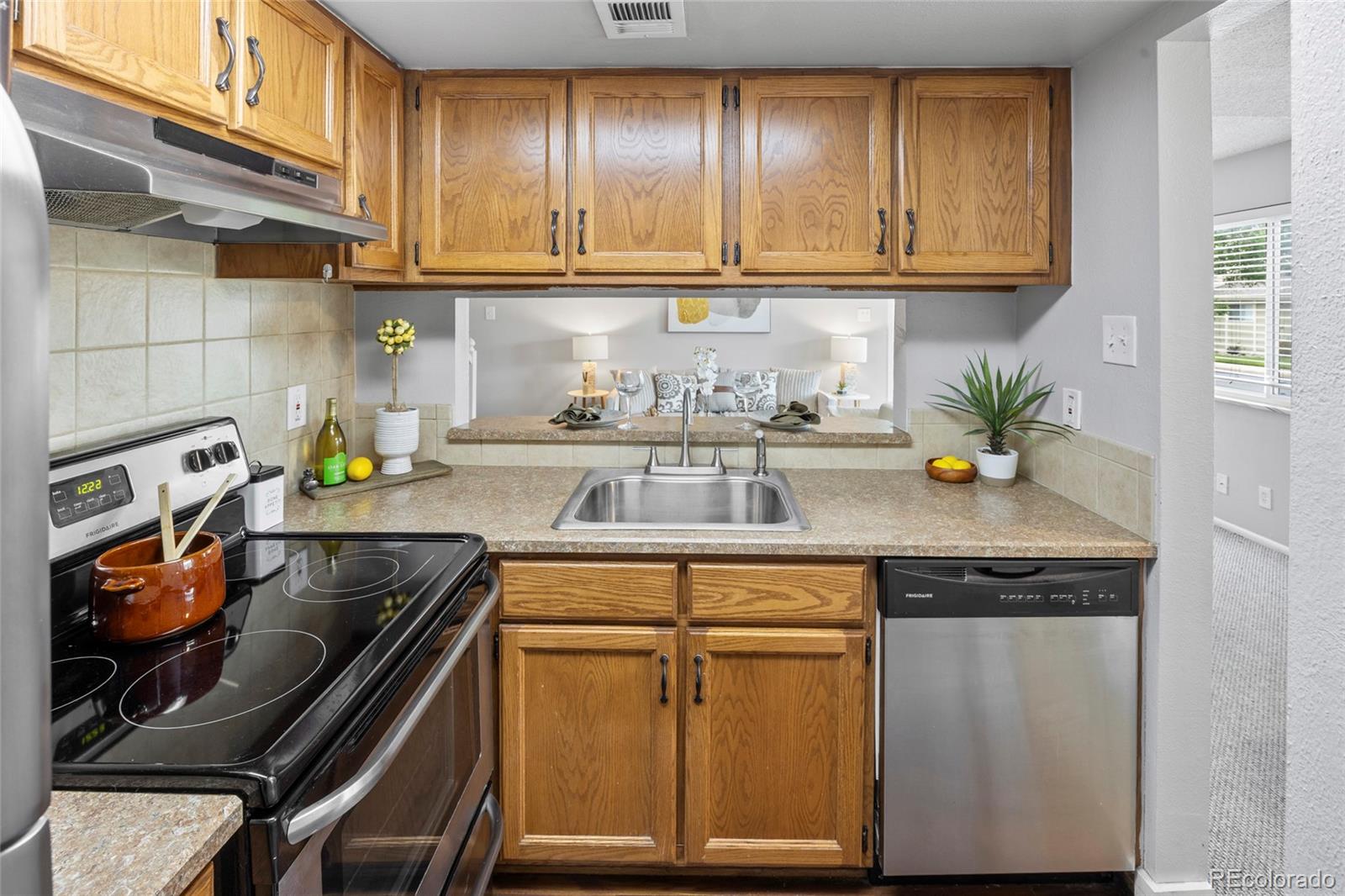 MLS Image #9 for 1250 s monaco parkway 50,denver, Colorado
