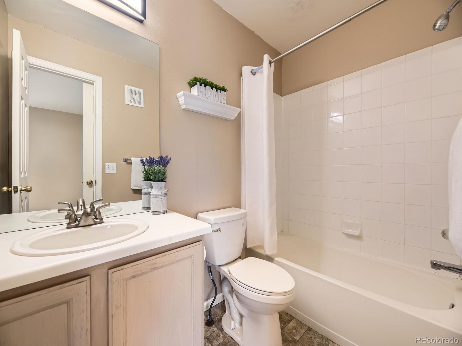 MLS Image #11 for 12265 e 2nd drive,aurora, Colorado