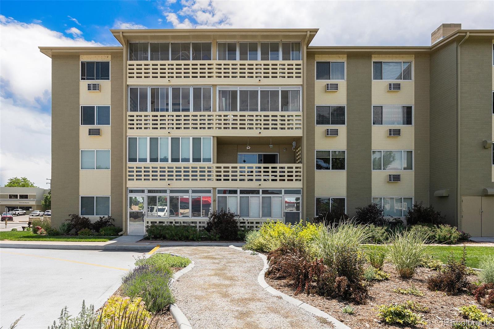 MLS Image #22 for 350 s clinton street,denver, Colorado