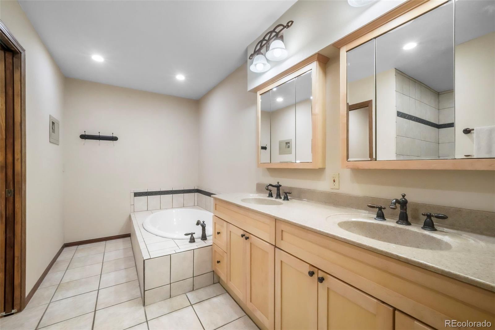 MLS Image #19 for 510  silhouette way,monument, Colorado