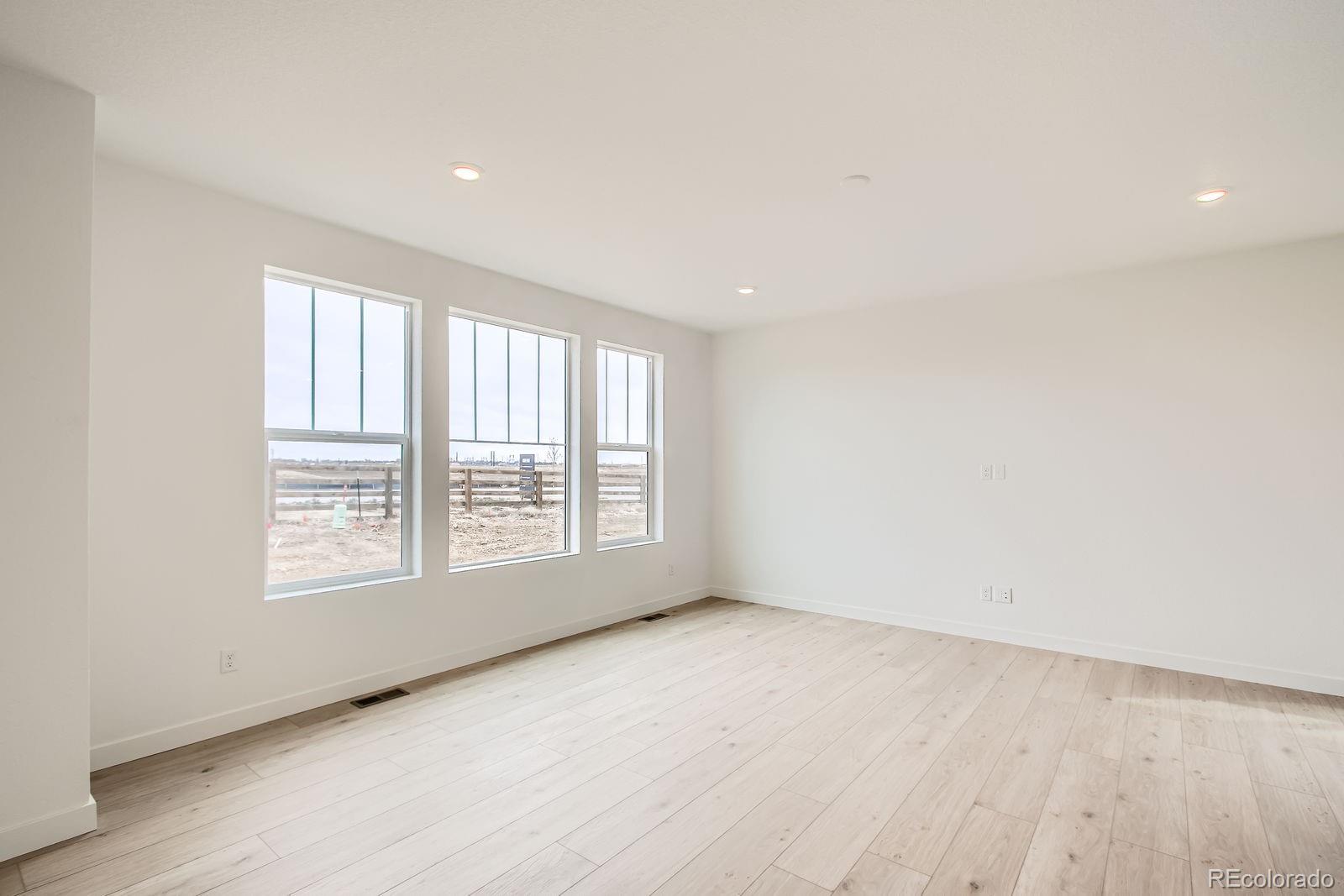 MLS Image #4 for 5601  inland avenue,firestone, Colorado