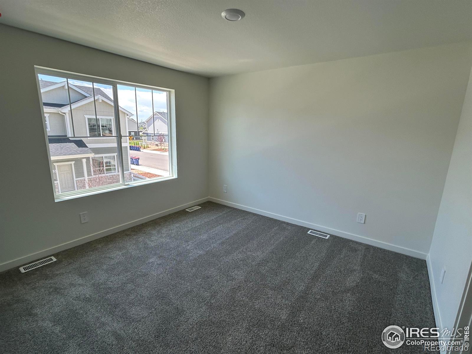 MLS Image #13 for 425  condor way,johnstown, Colorado