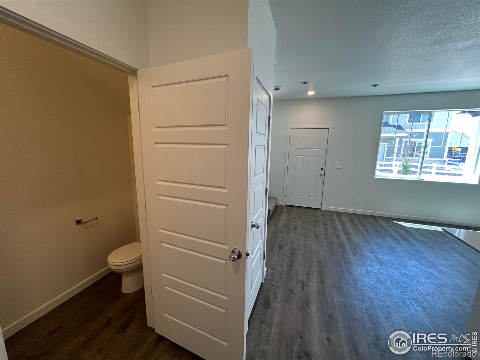 MLS Image #5 for 425  condor way,johnstown, Colorado