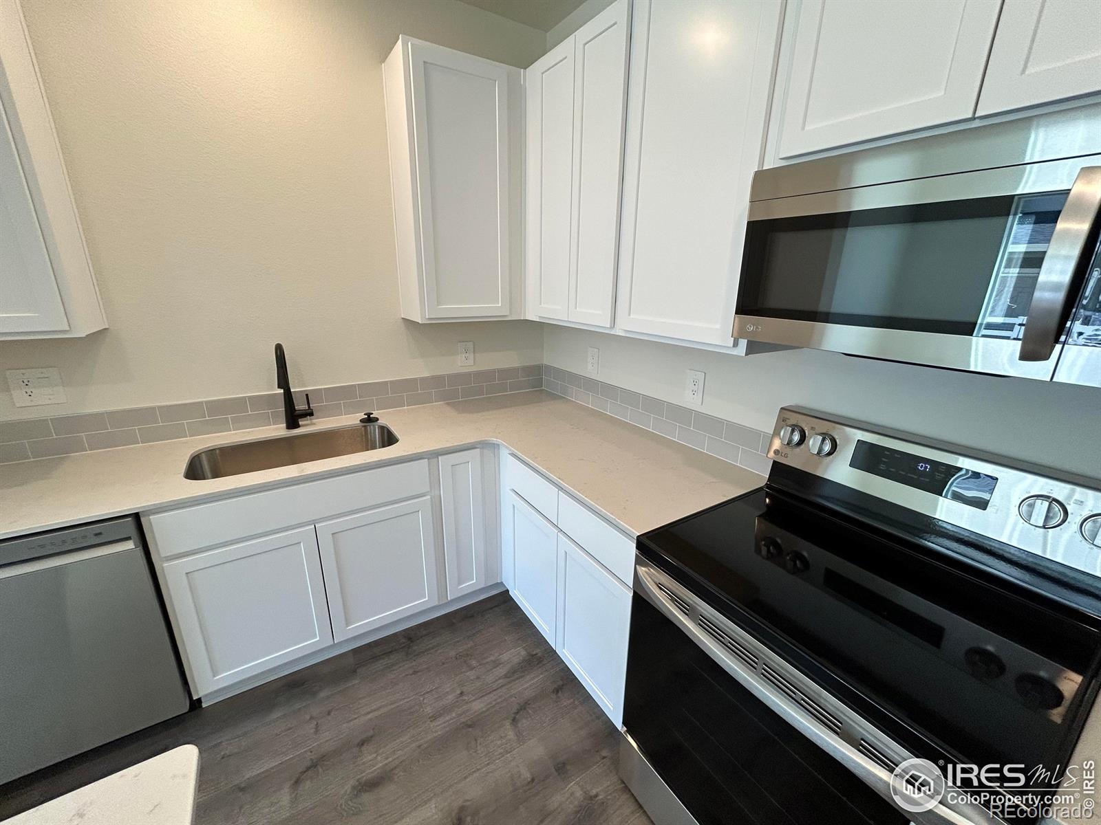 MLS Image #6 for 425  condor way,johnstown, Colorado