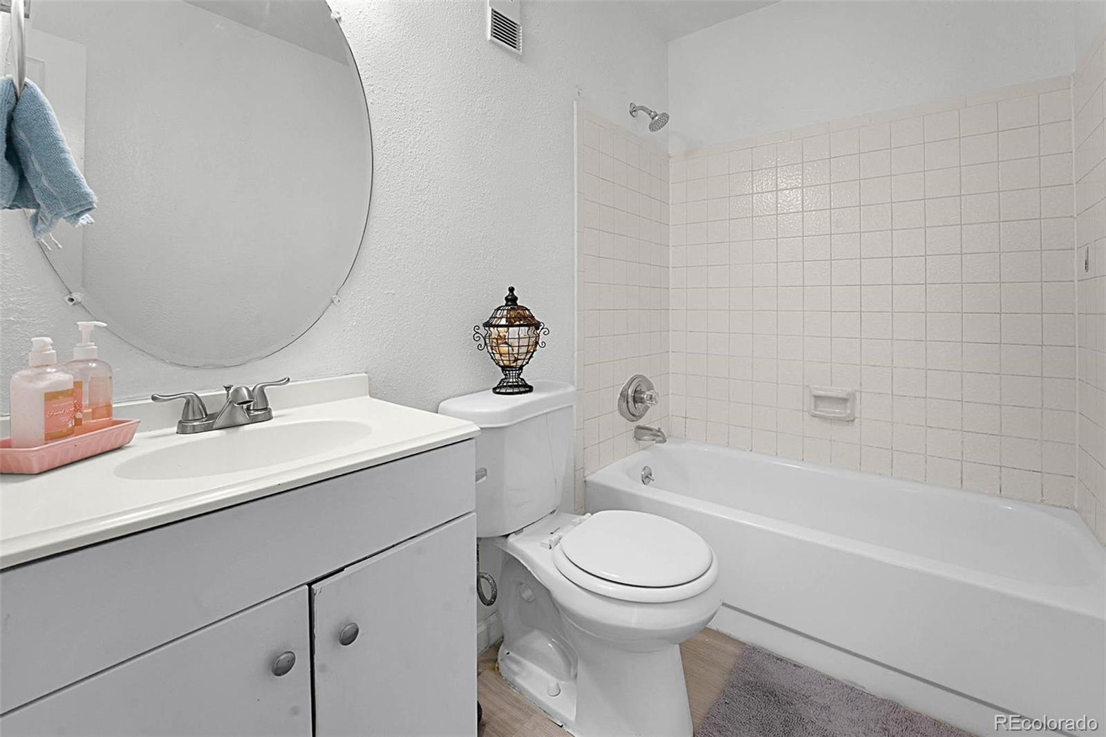 MLS Image #11 for 5112  duluth court,denver, Colorado