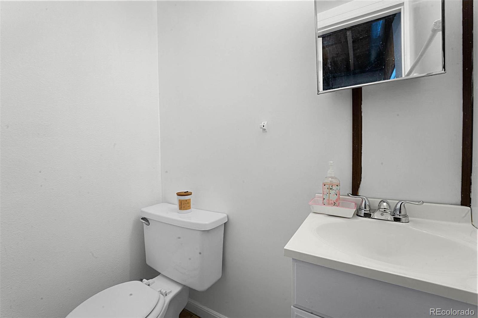 MLS Image #14 for 5112  duluth court,denver, Colorado