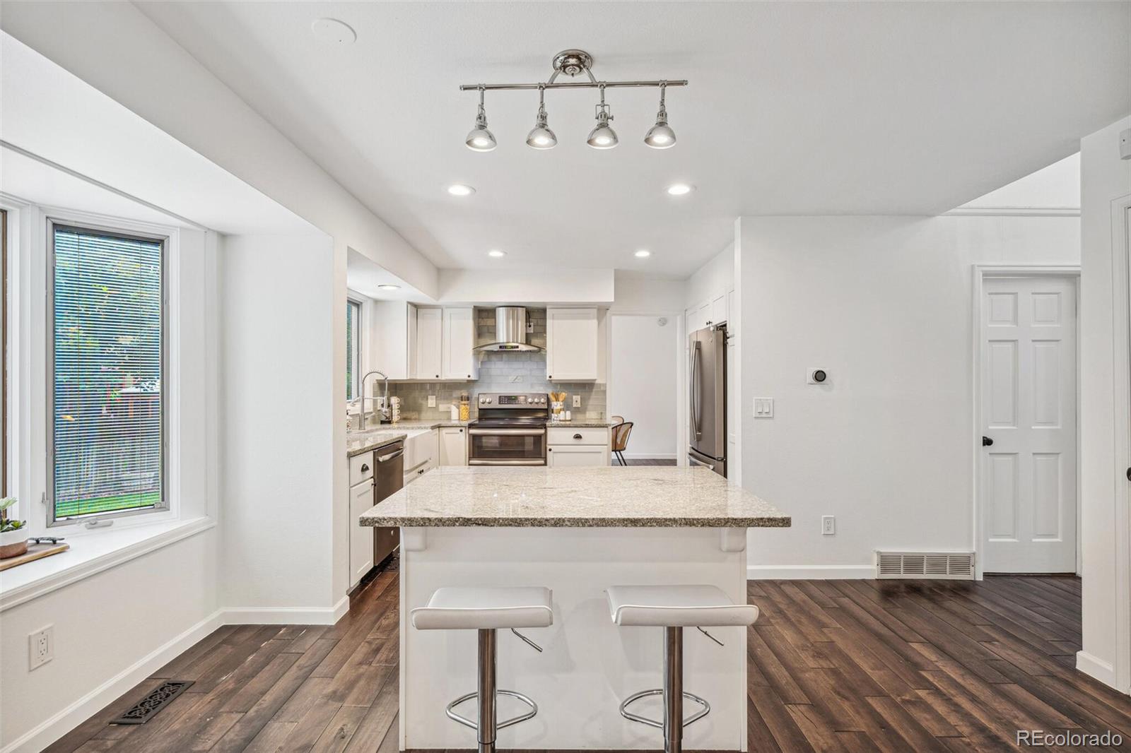 MLS Image #11 for 13701  yank way,arvada, Colorado