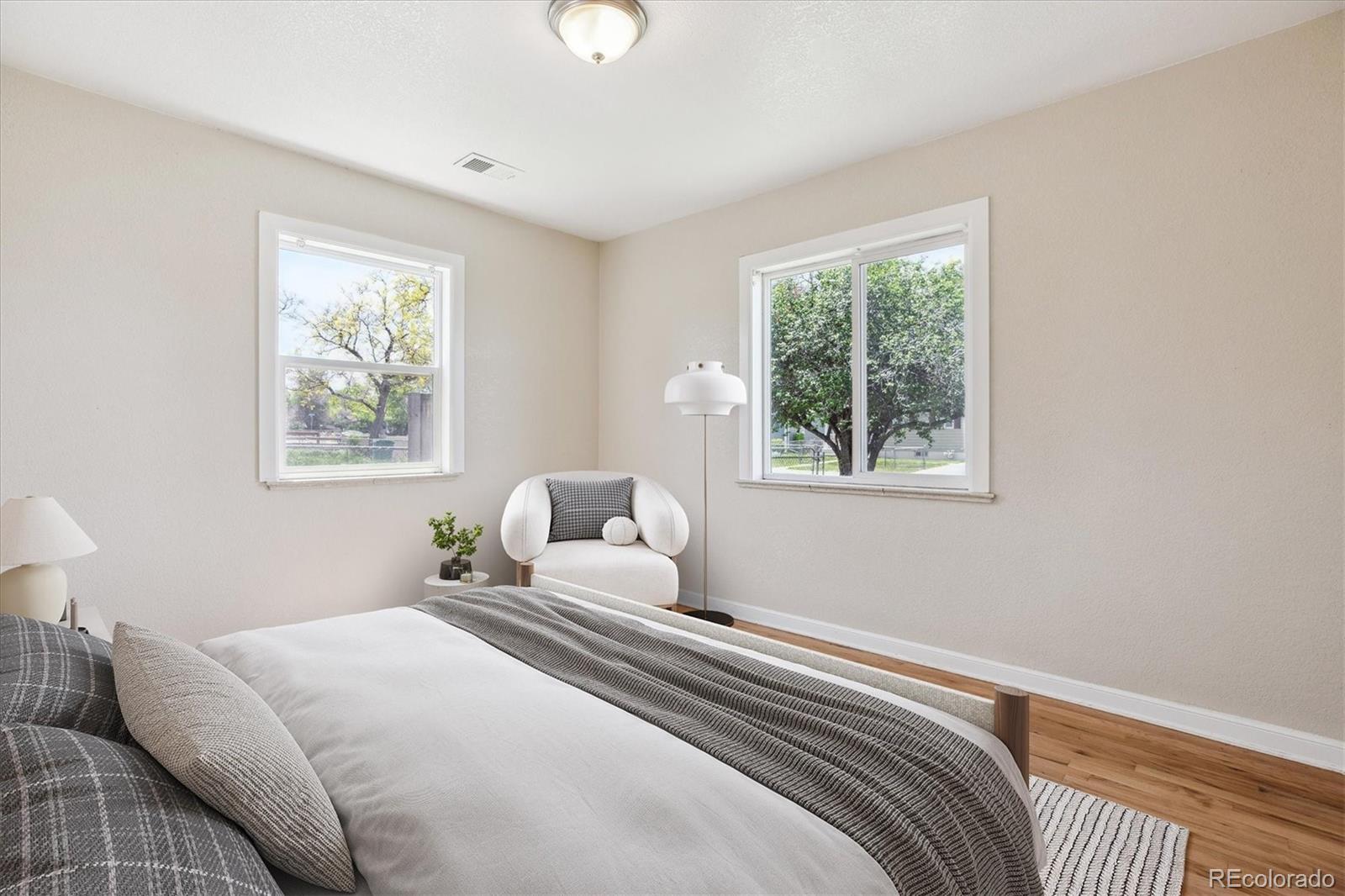 MLS Image #4 for 2340  geneva ,aurora, Colorado