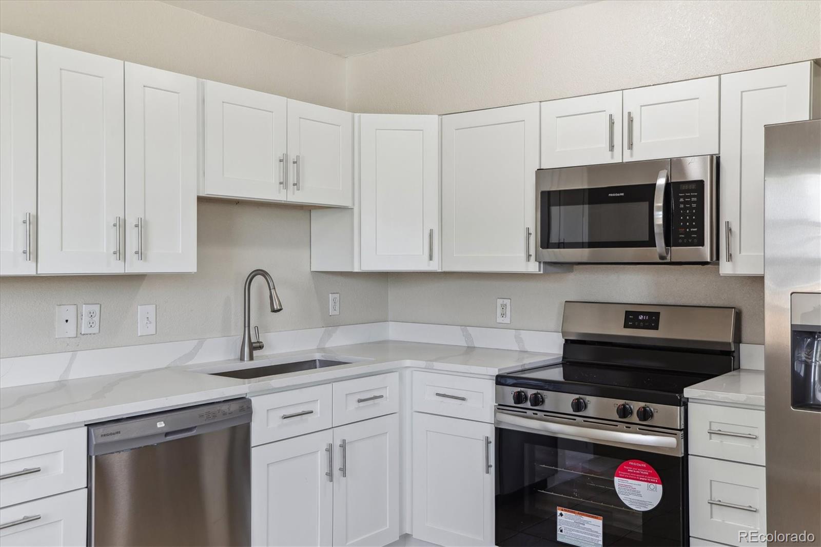 MLS Image #5 for 2340  geneva ,aurora, Colorado