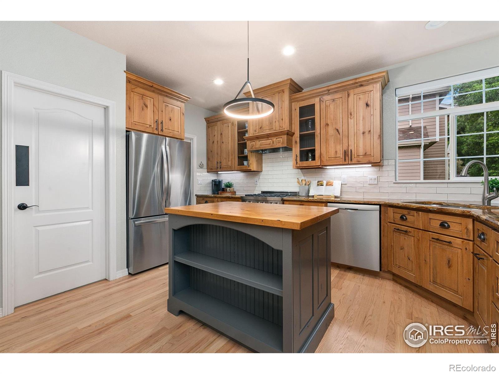 MLS Image #11 for 2006  mackenzie court,fort collins, Colorado