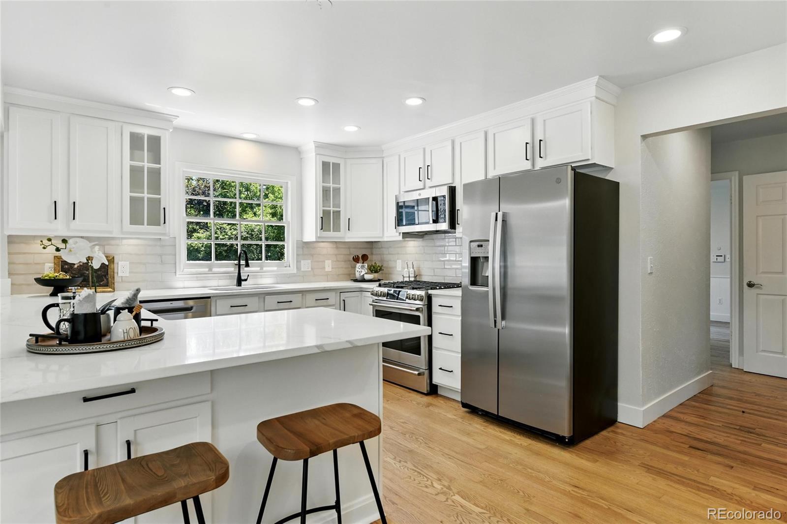 MLS Image #12 for 3884 s niagara way,denver, Colorado