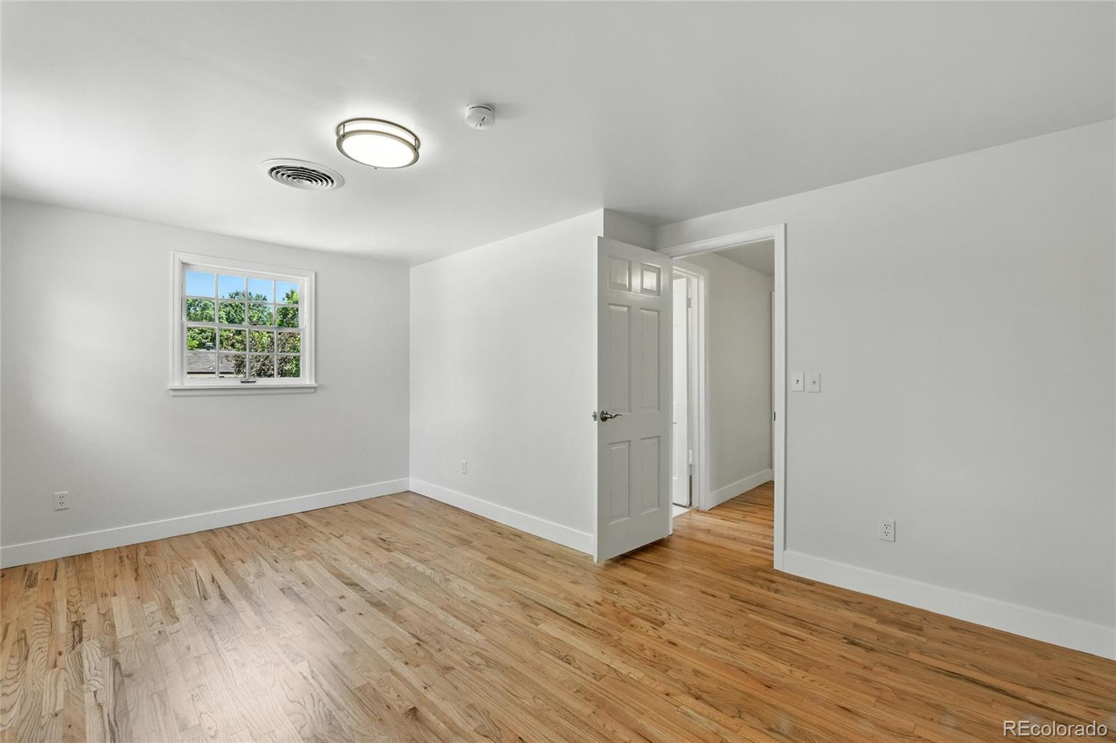 MLS Image #39 for 3884 s niagara way,denver, Colorado