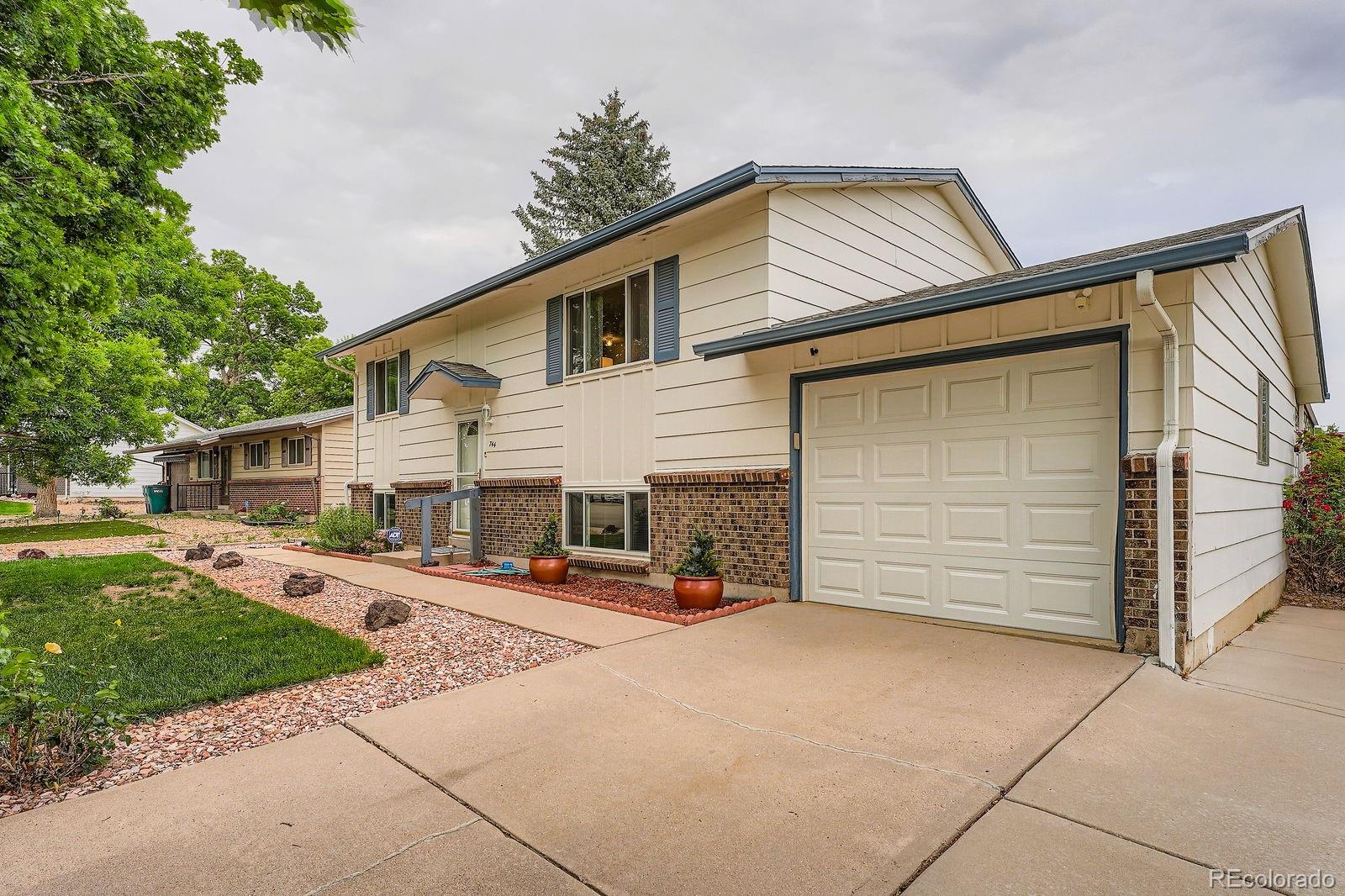 MLS Image #2 for 744  memphis street,aurora, Colorado
