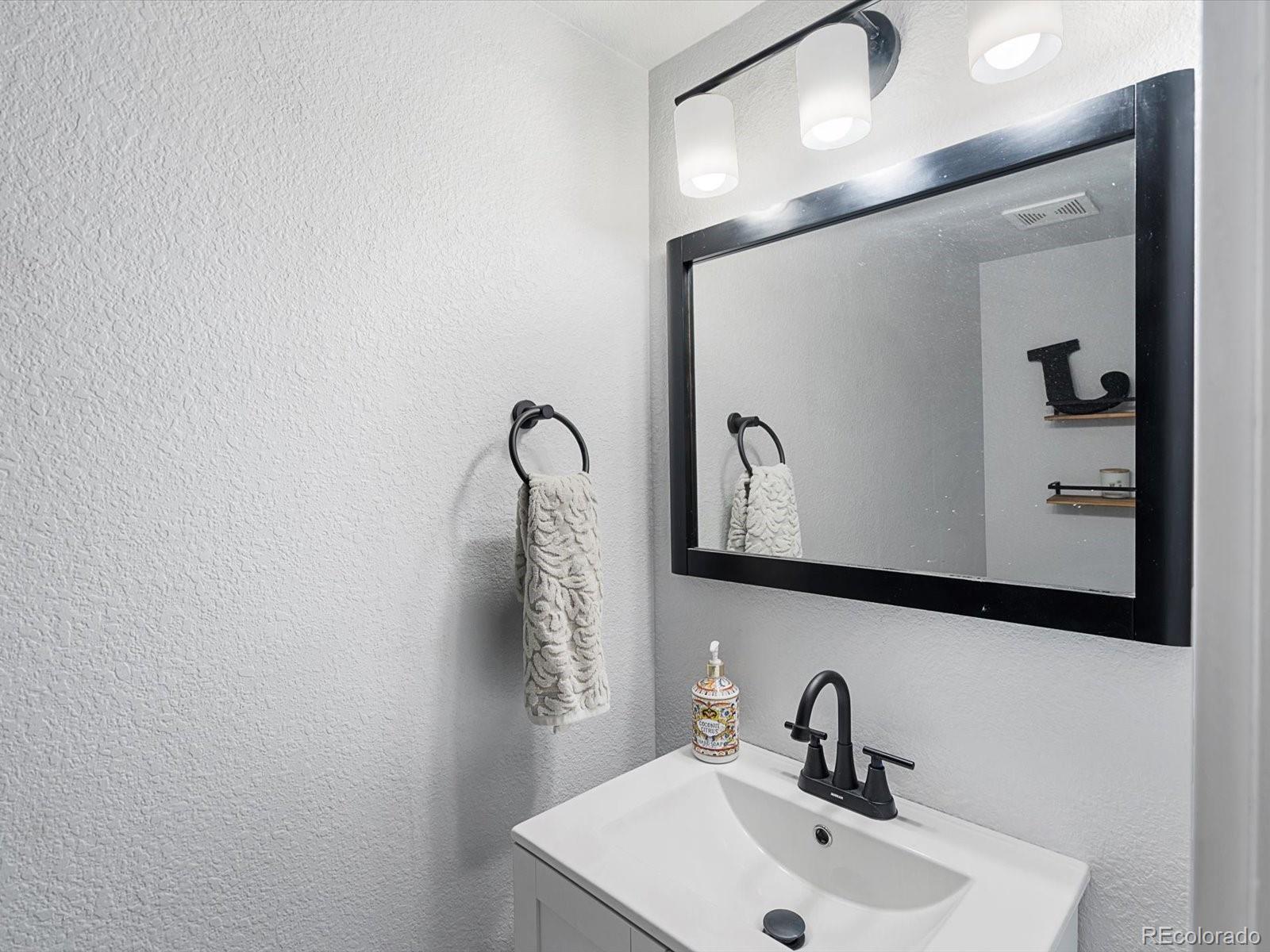 MLS Image #14 for 23222 e orchard place,aurora, Colorado