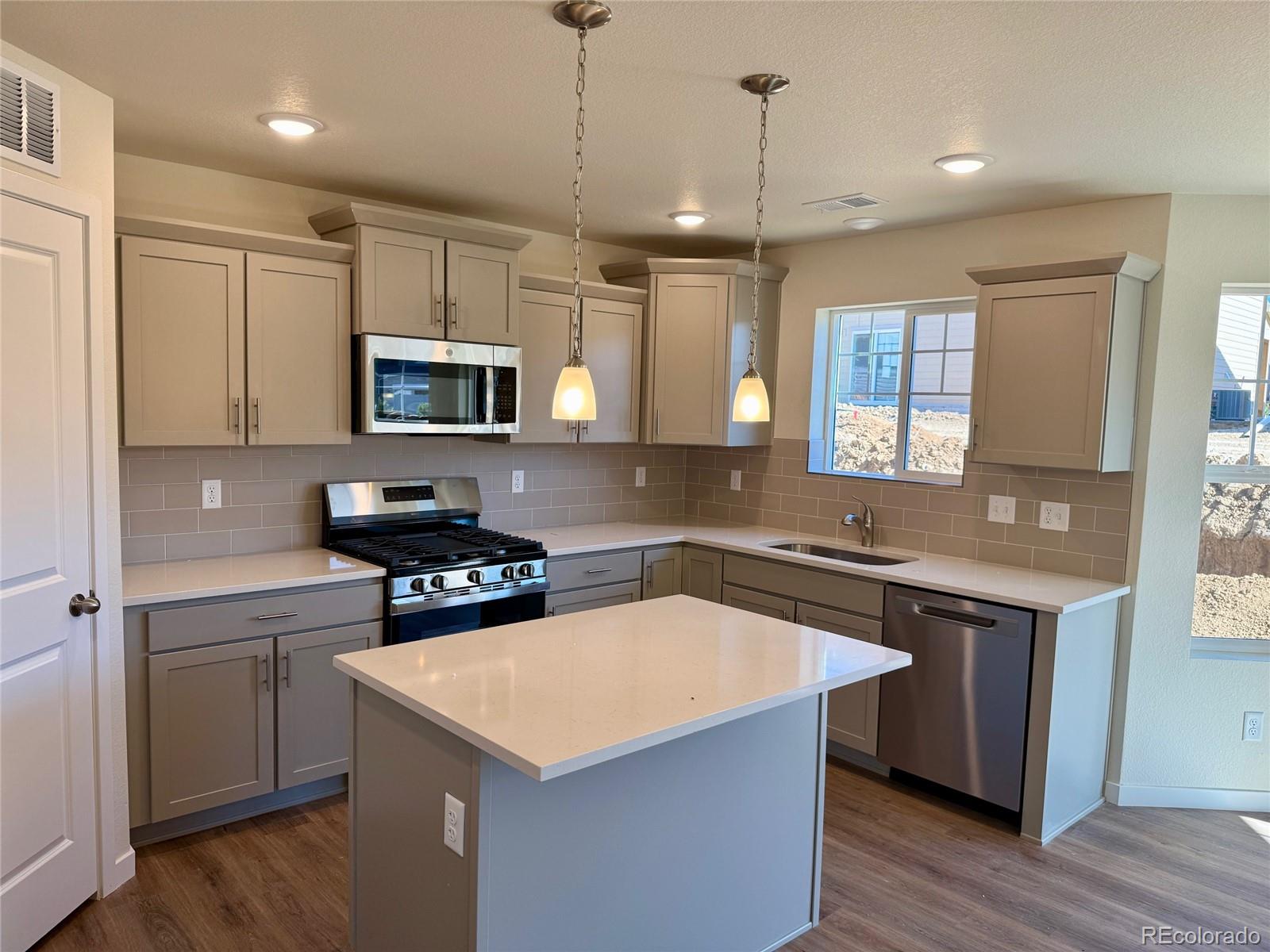 MLS Image #3 for 716 n carrie court,watkins, Colorado