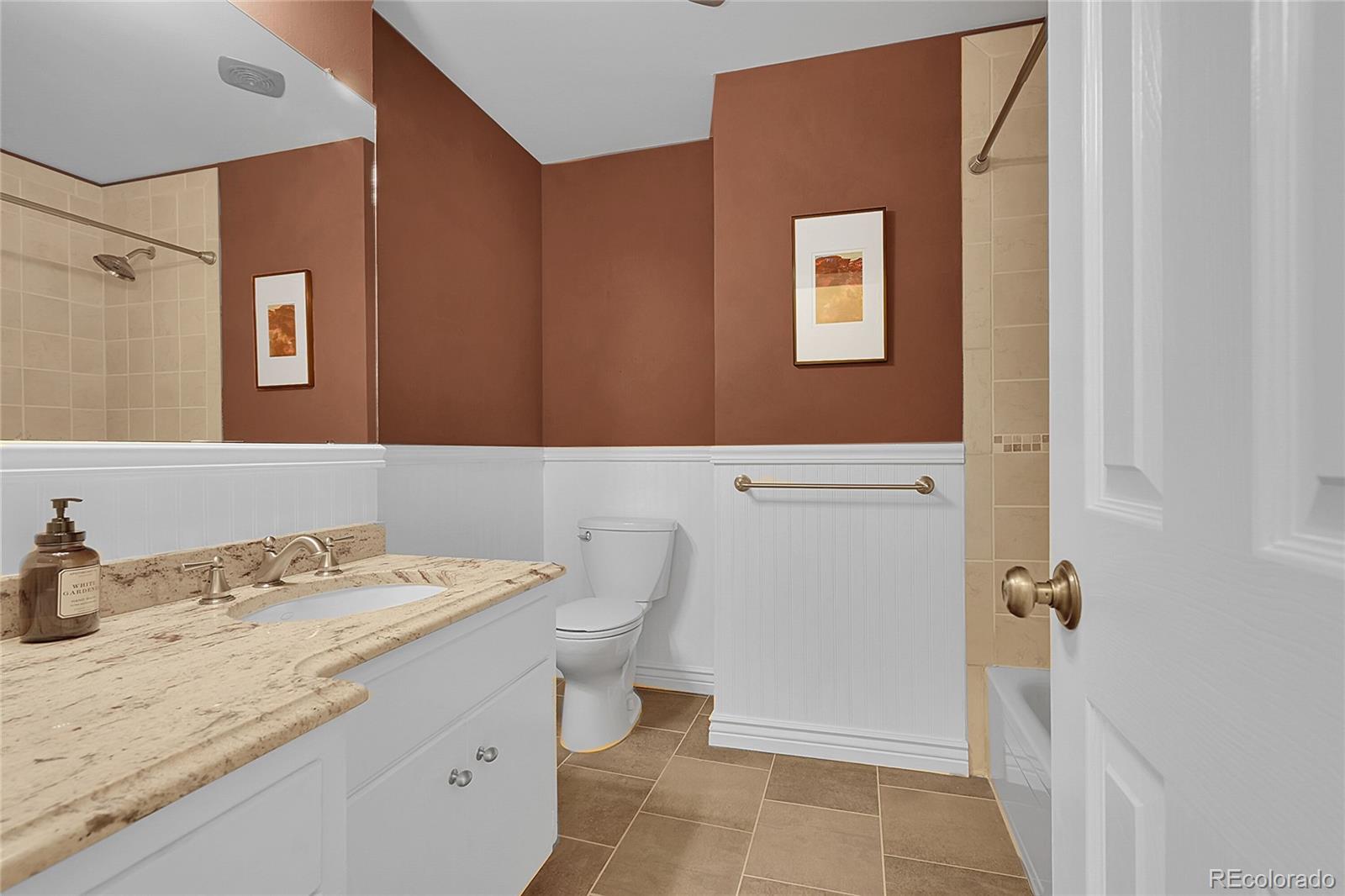 MLS Image #8 for 5047 s mabre court,littleton, Colorado