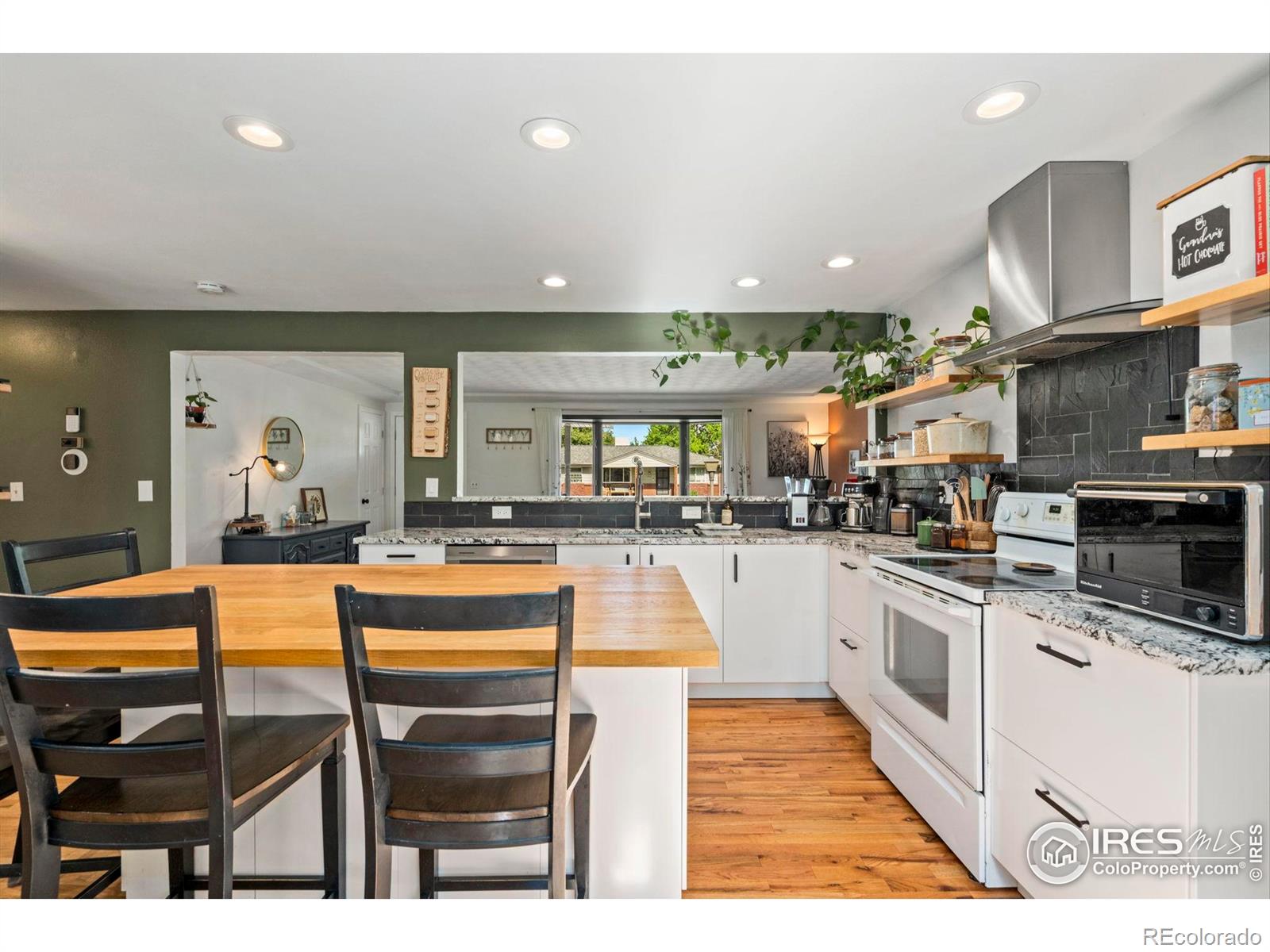 MLS Image #10 for 7423  saulsbury street,arvada, Colorado