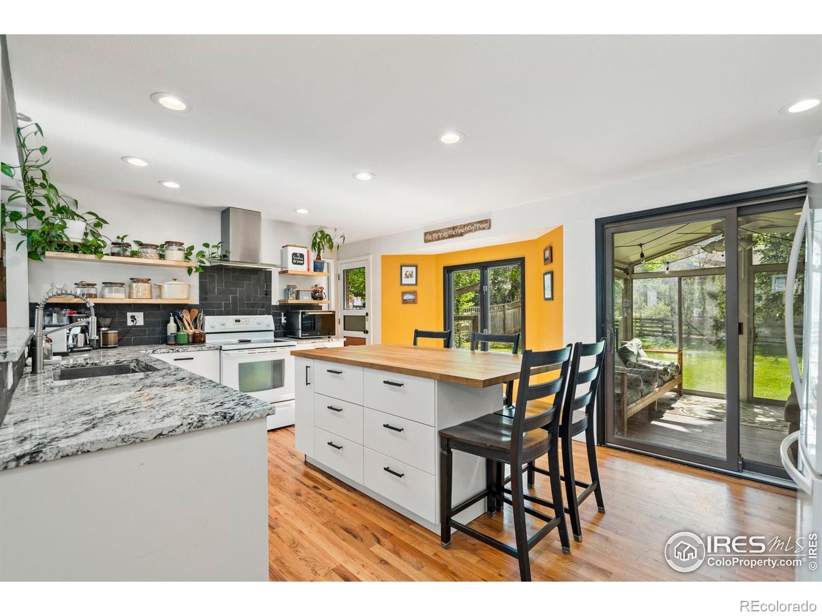 MLS Image #5 for 7423  saulsbury street,arvada, Colorado