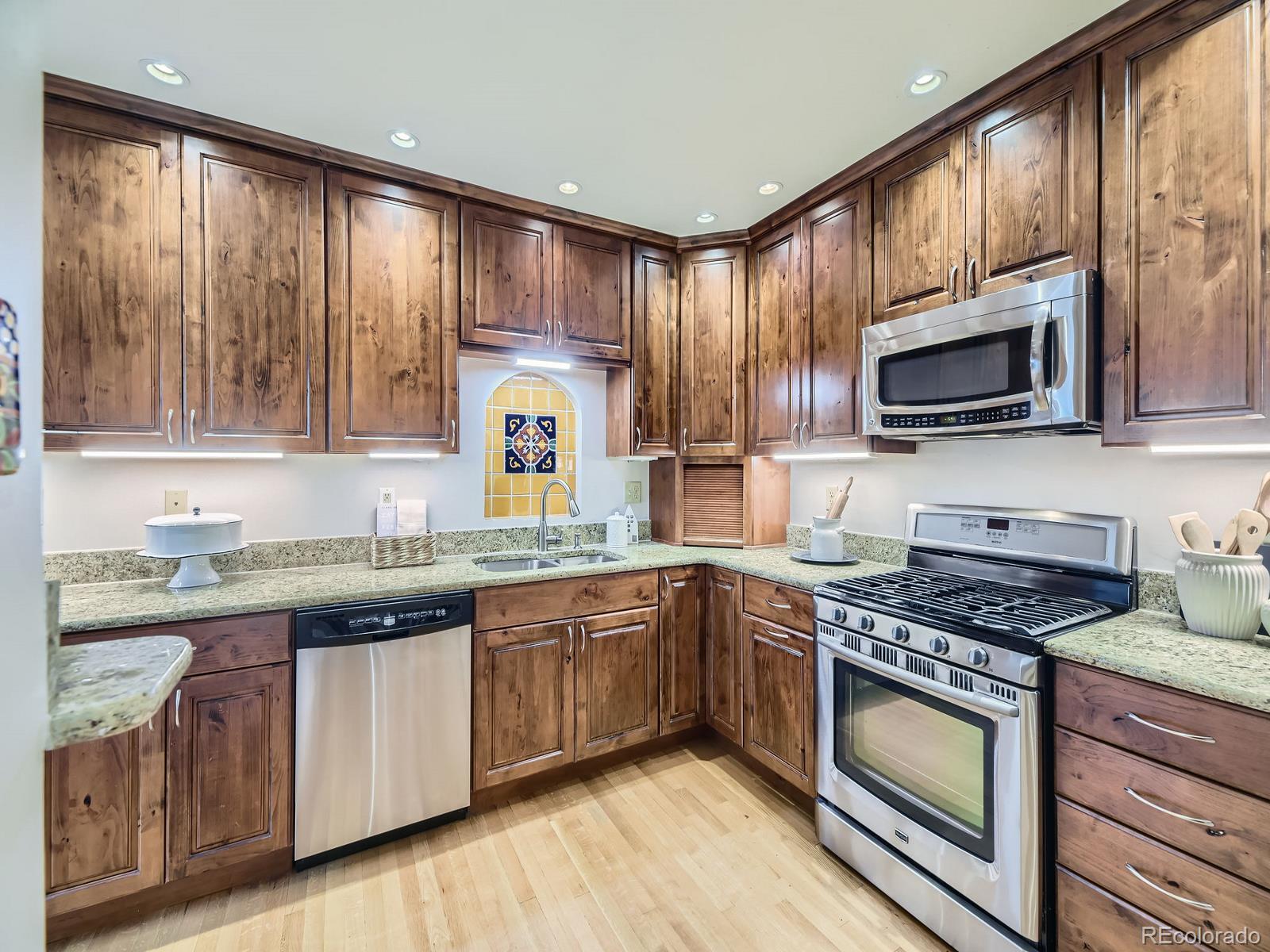 MLS Image #9 for 2260  leyden street,denver, Colorado