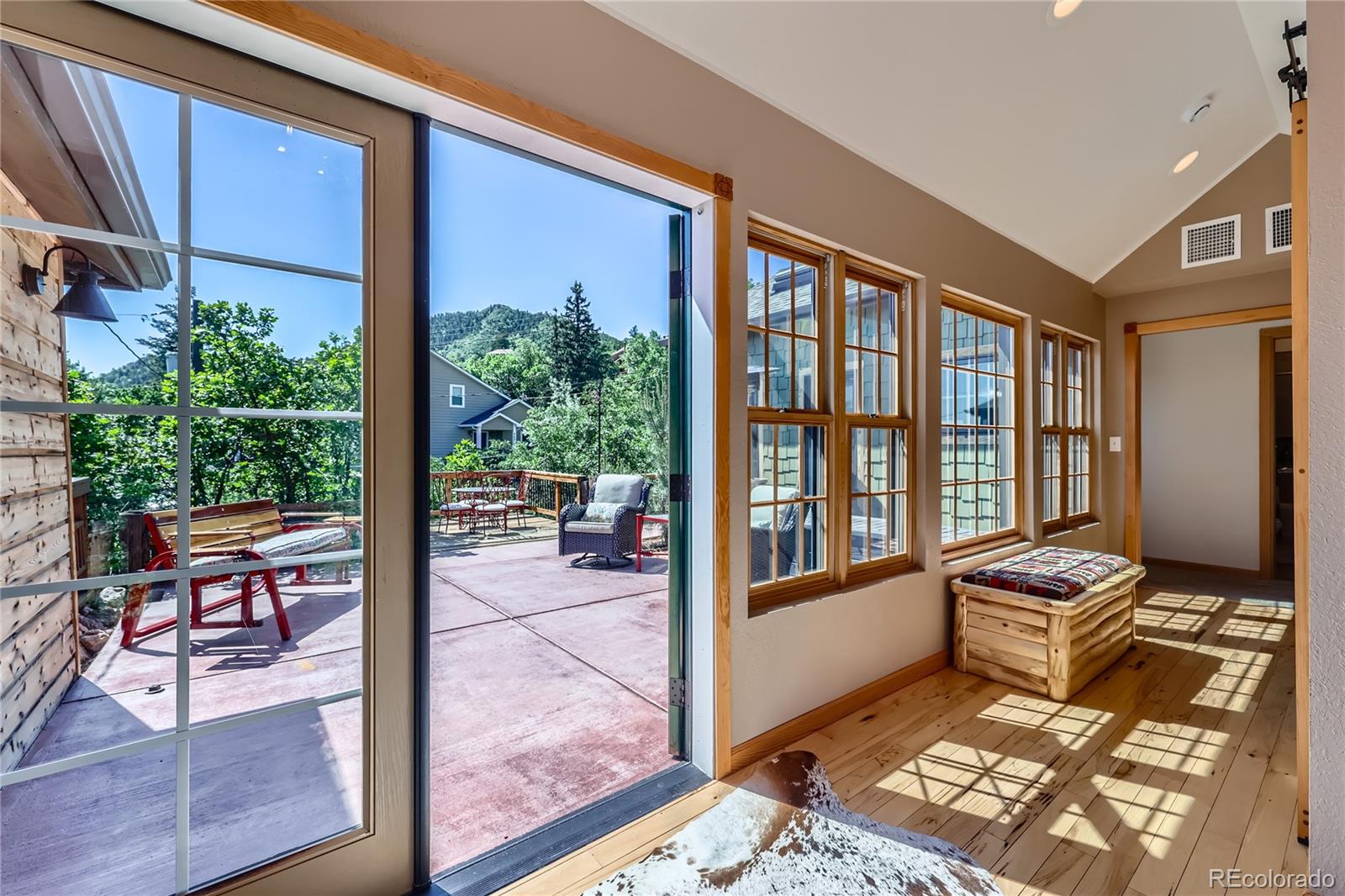MLS Image #4 for 903  high road,manitou springs, Colorado