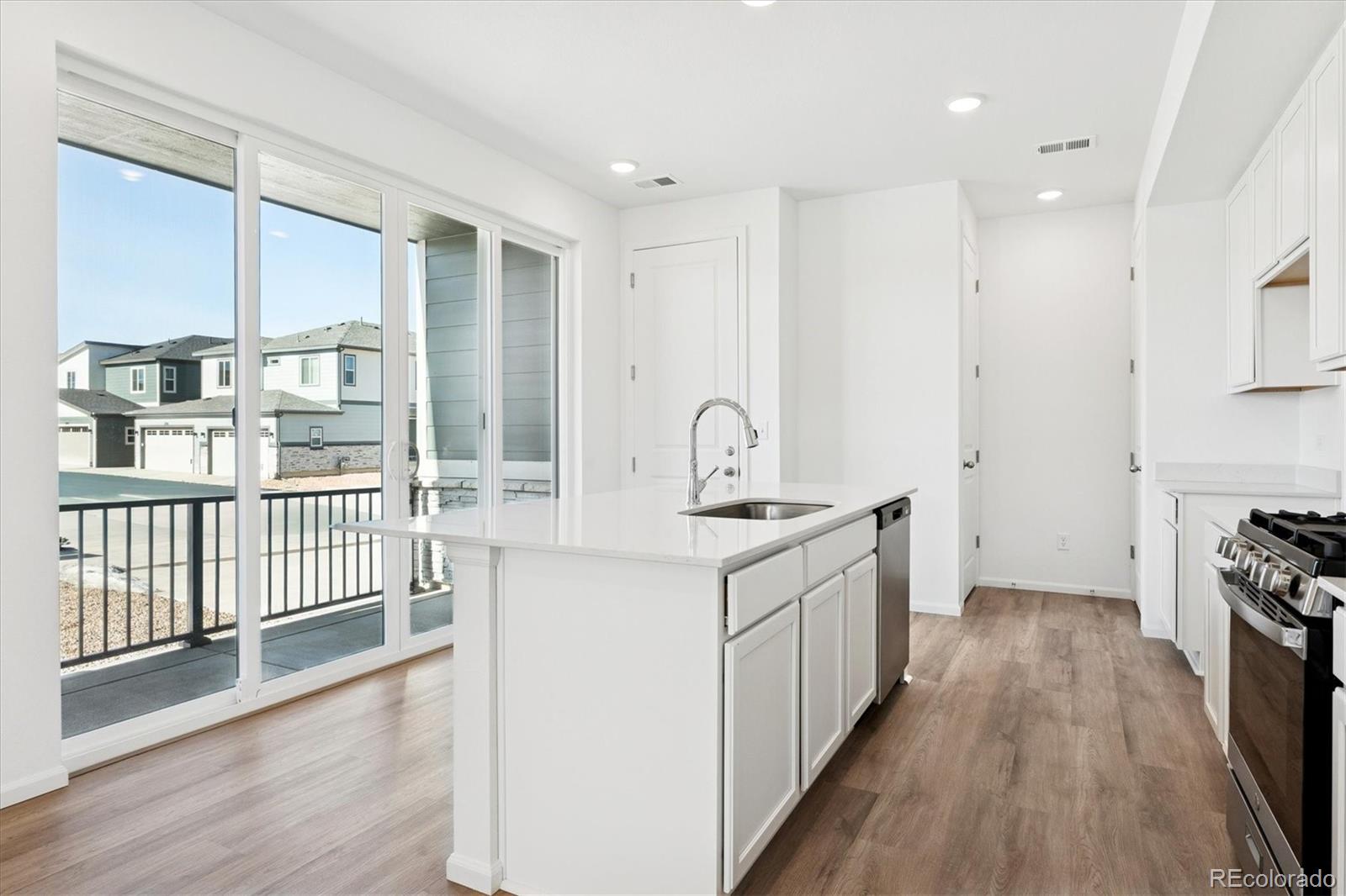MLS Image #4 for 17155 e alameda parkway,aurora, Colorado