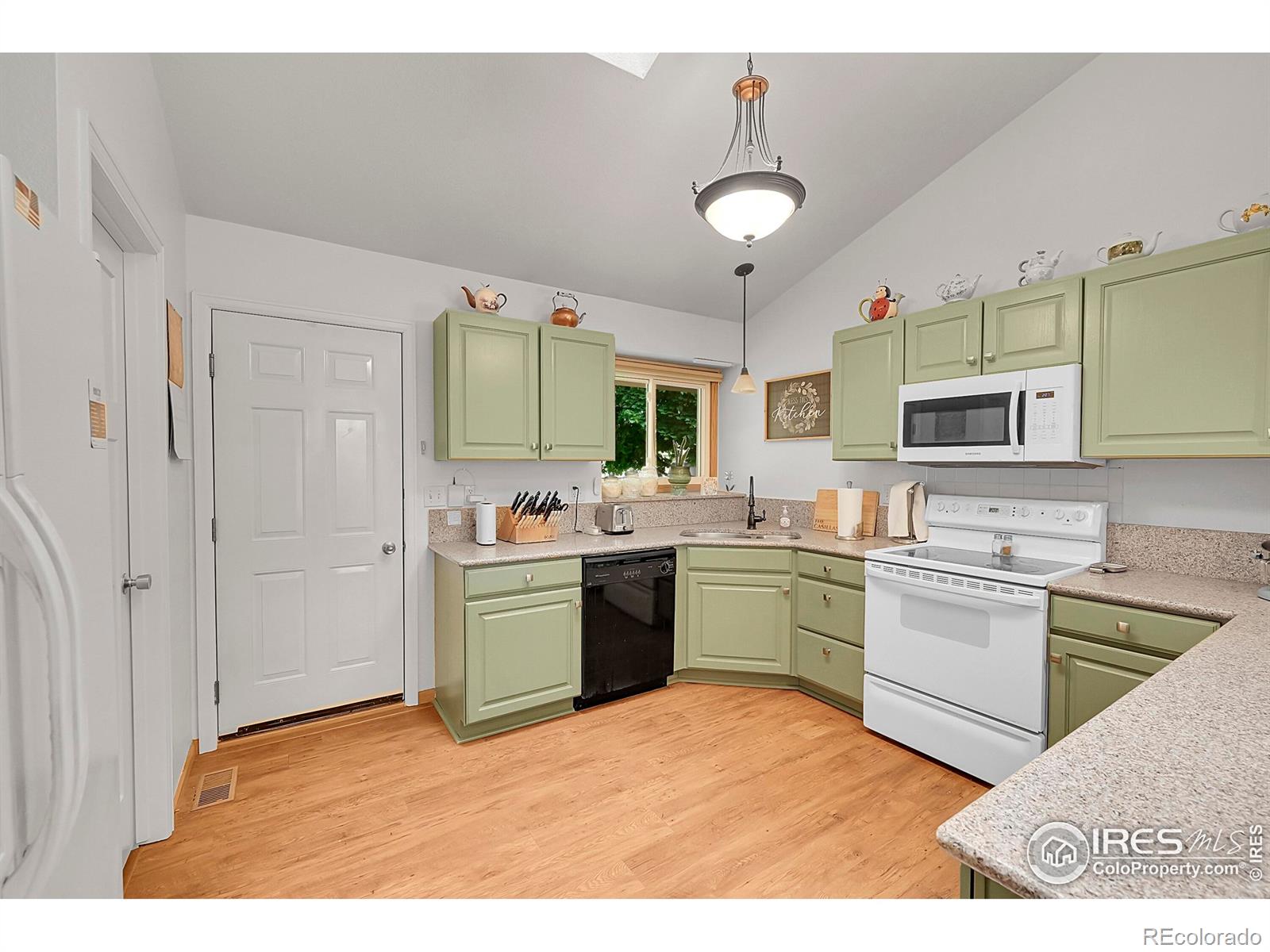 MLS Image #7 for 1943  markham court,loveland, Colorado