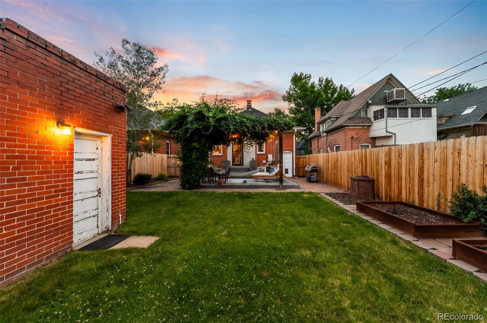 MLS Image #36 for 534 s pearl street,denver, Colorado