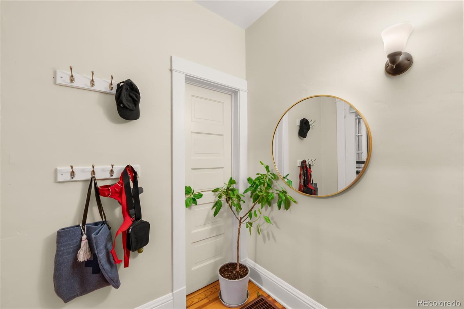 MLS Image #5 for 534 s pearl street,denver, Colorado