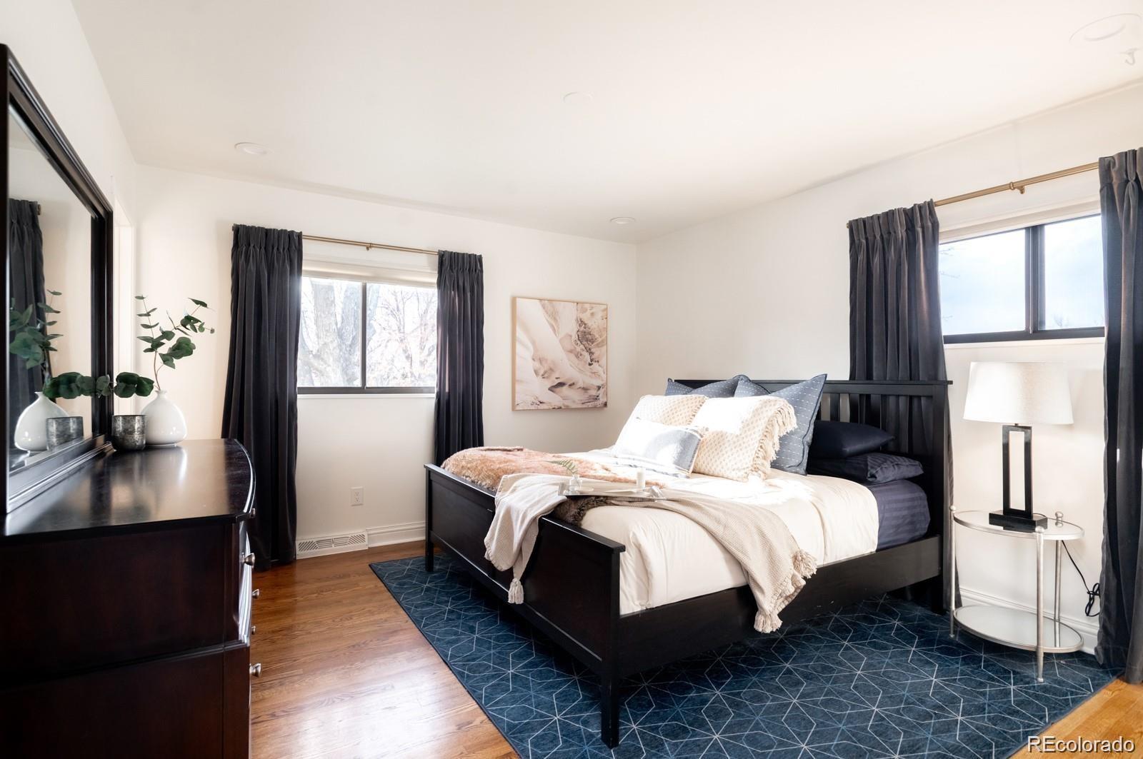 MLS Image #15 for 3004 s niagara way,denver, Colorado
