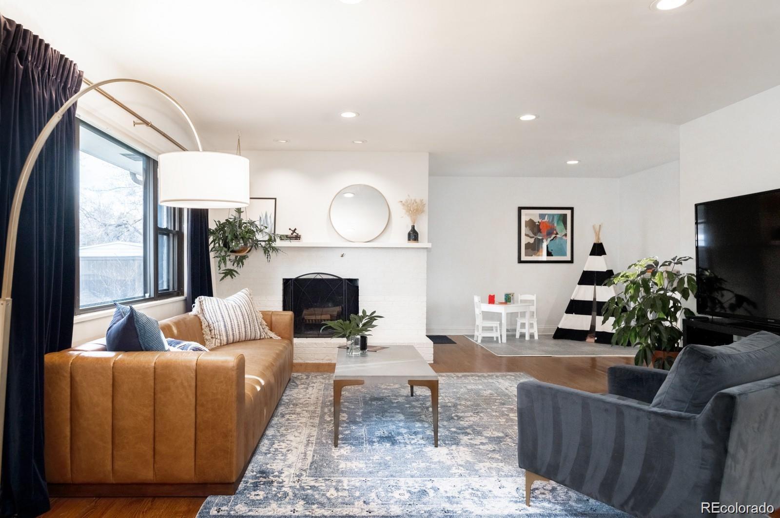 MLS Image #9 for 3004 s niagara way,denver, Colorado