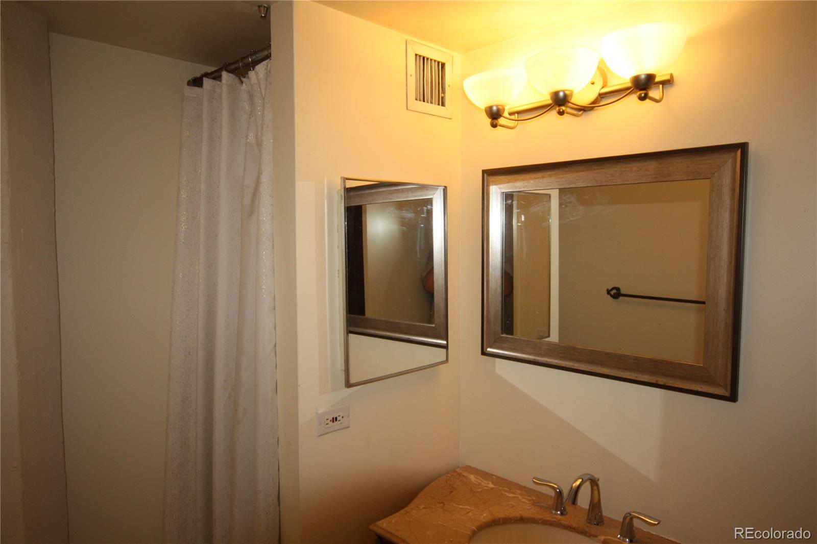MLS Image #17 for 720  16th street 513,denver, Colorado